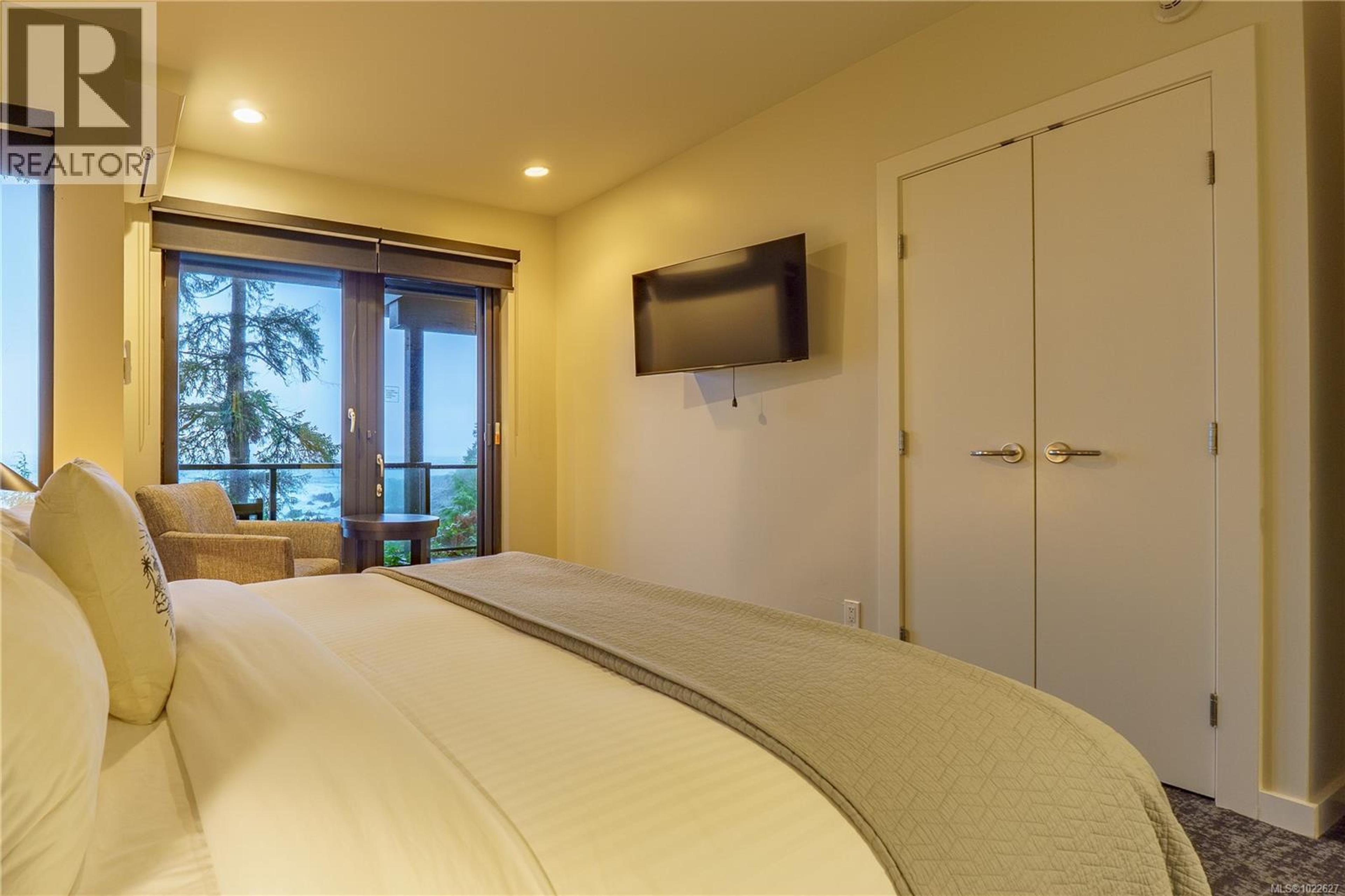 #1601 596 MARINE DR - 16