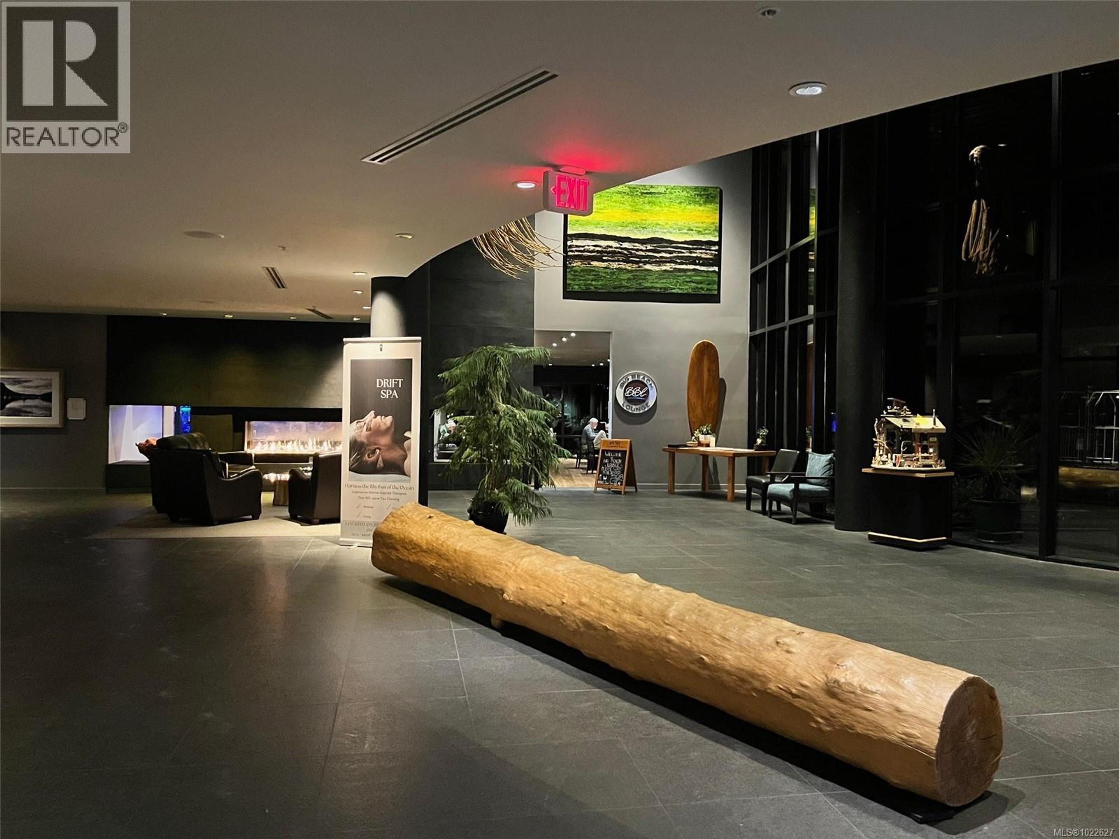 #1601 596 MARINE DR - 35