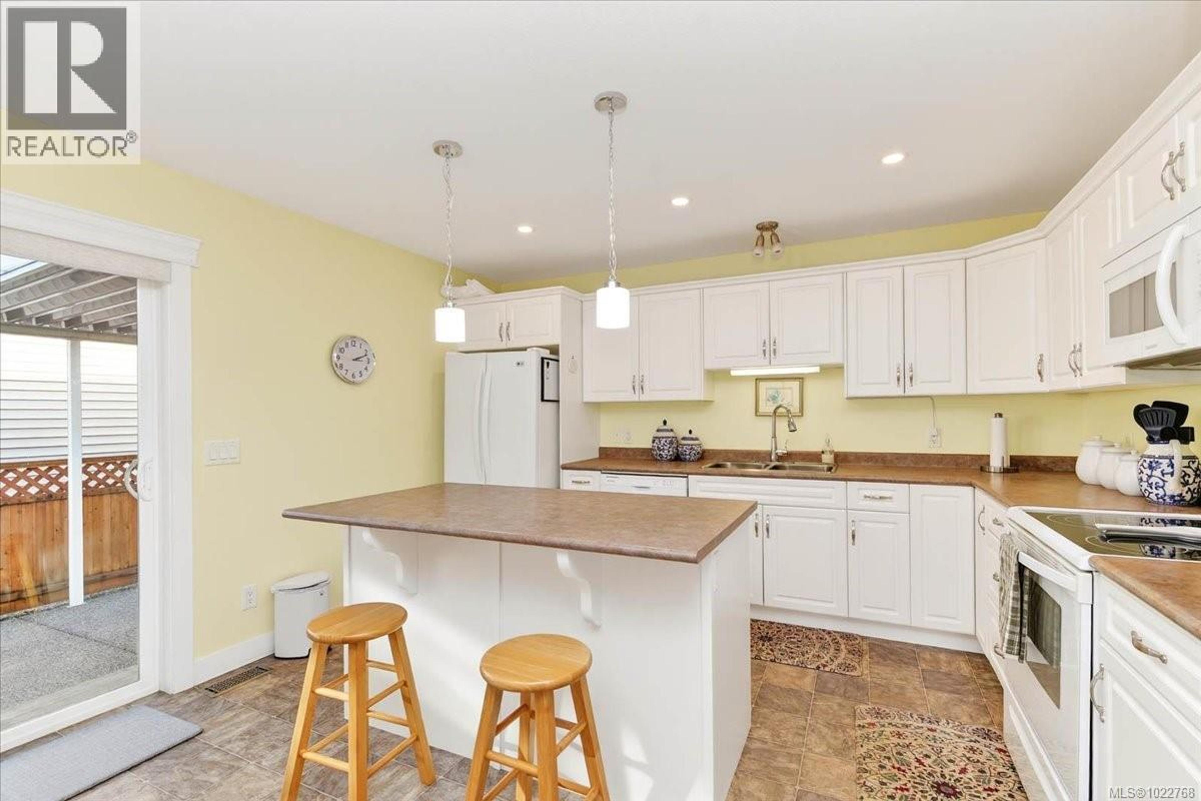 #403 5700 PIERCE RD - 11