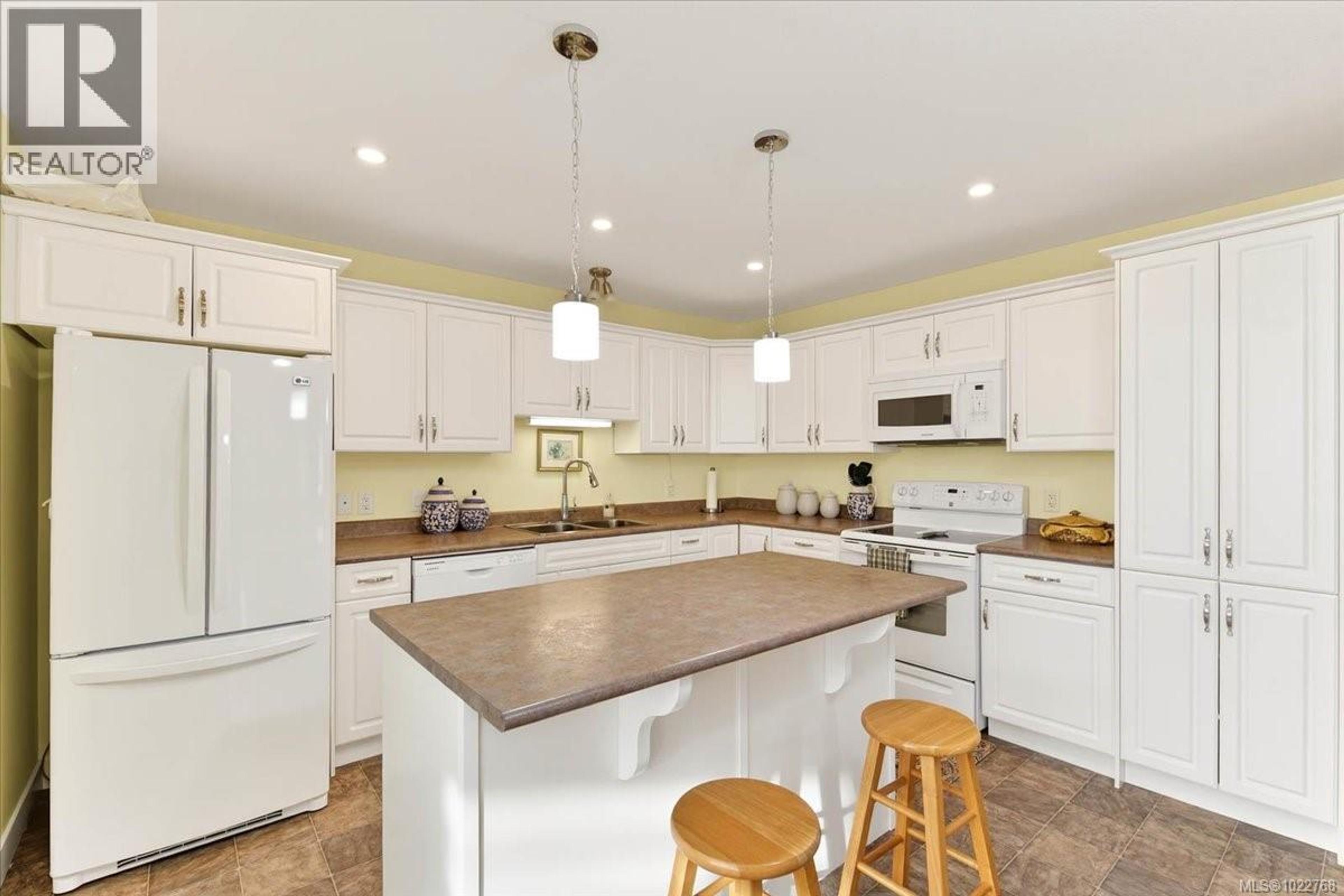 #403 5700 PIERCE RD - 13