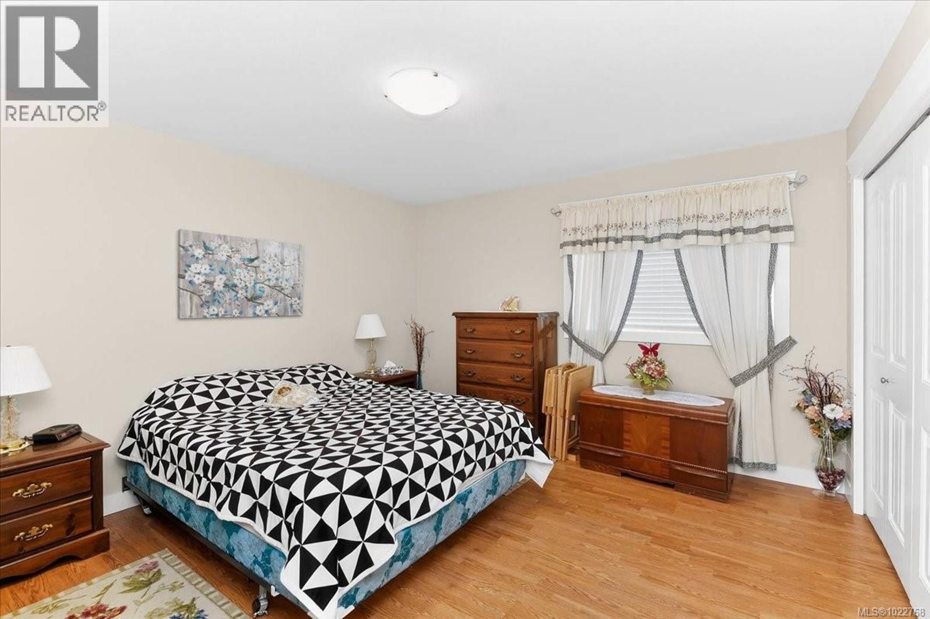 #403 5700 PIERCE RD - 25