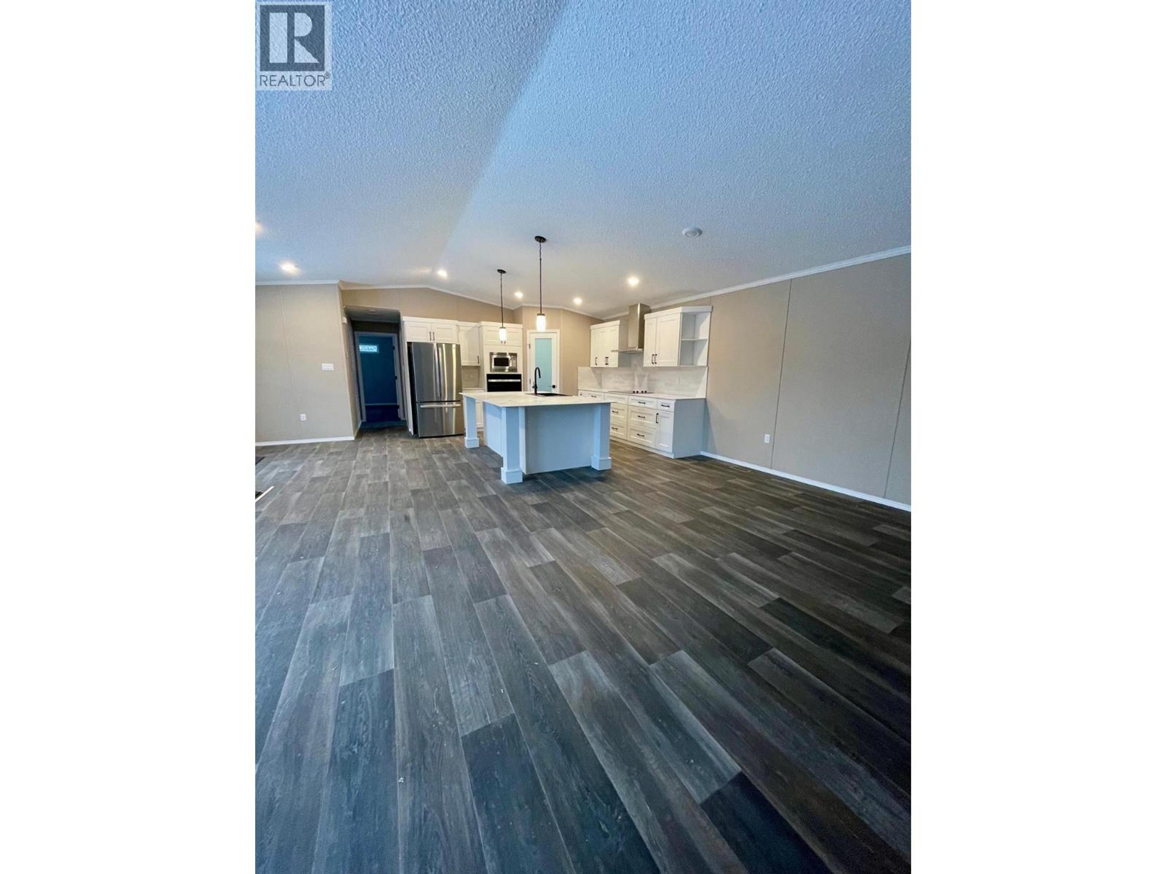 22 CHEROKEE DRIVE - 9