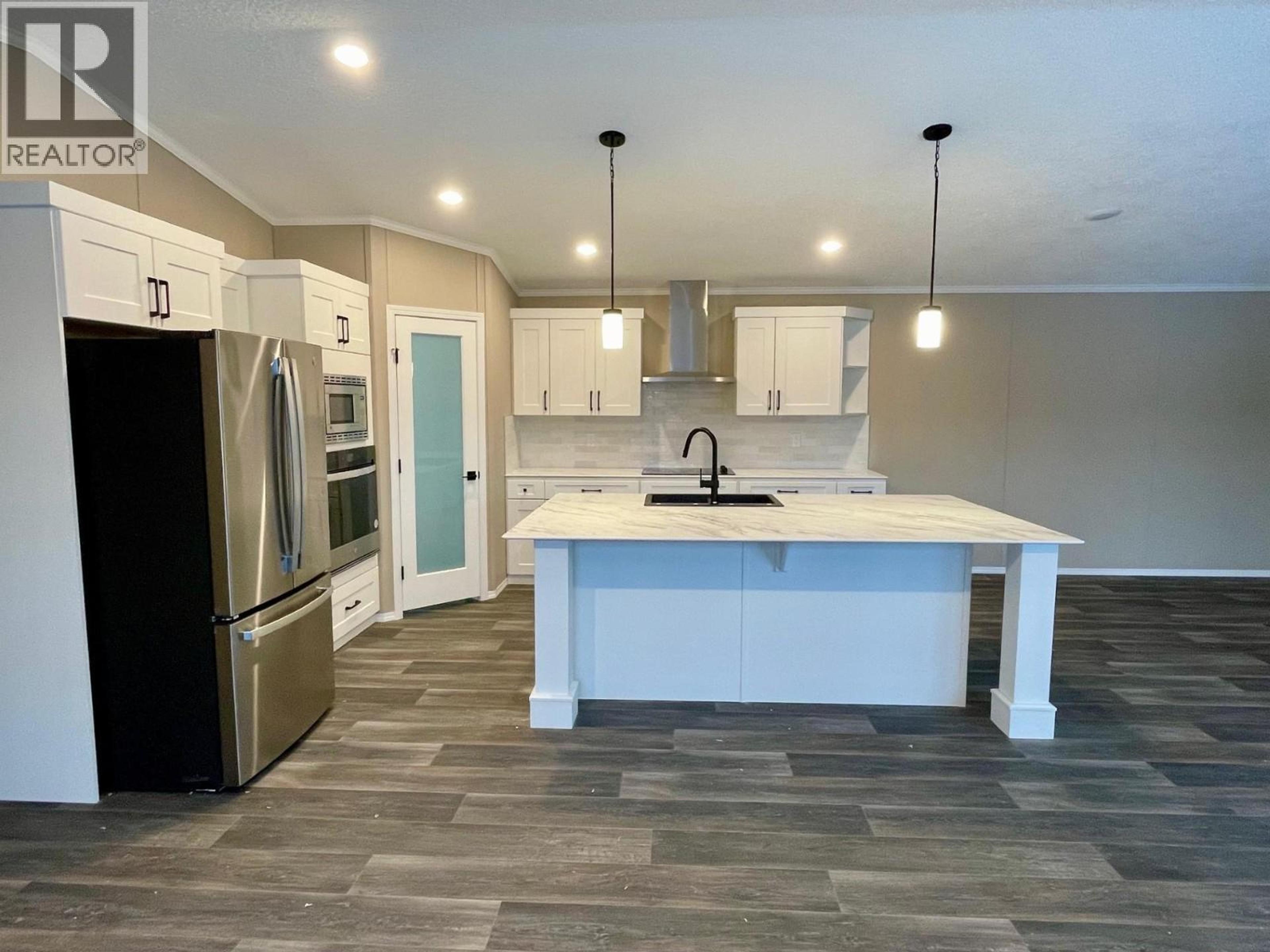 22 CHEROKEE DRIVE - Image 2