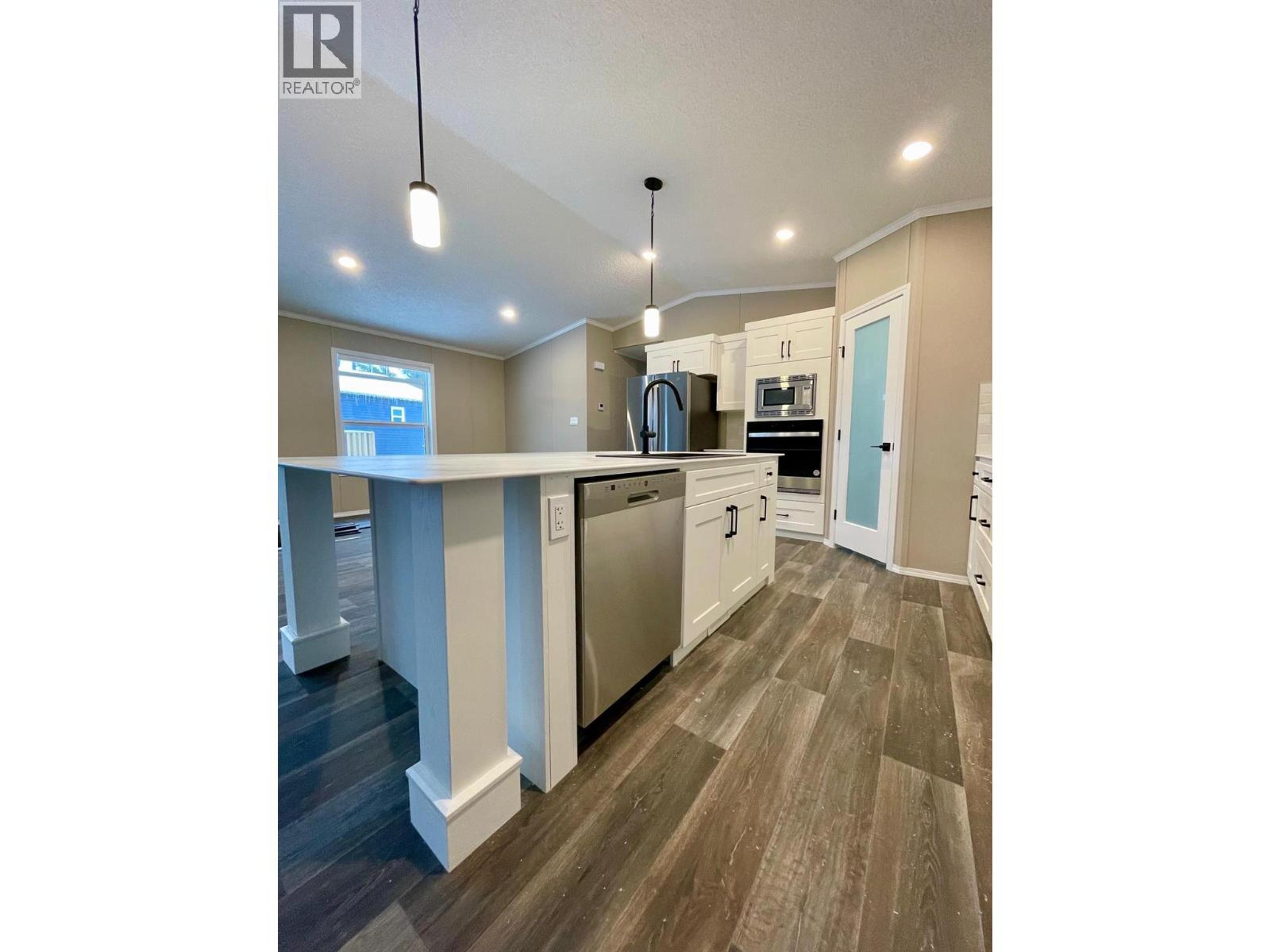 22 CHEROKEE DRIVE - Image 3