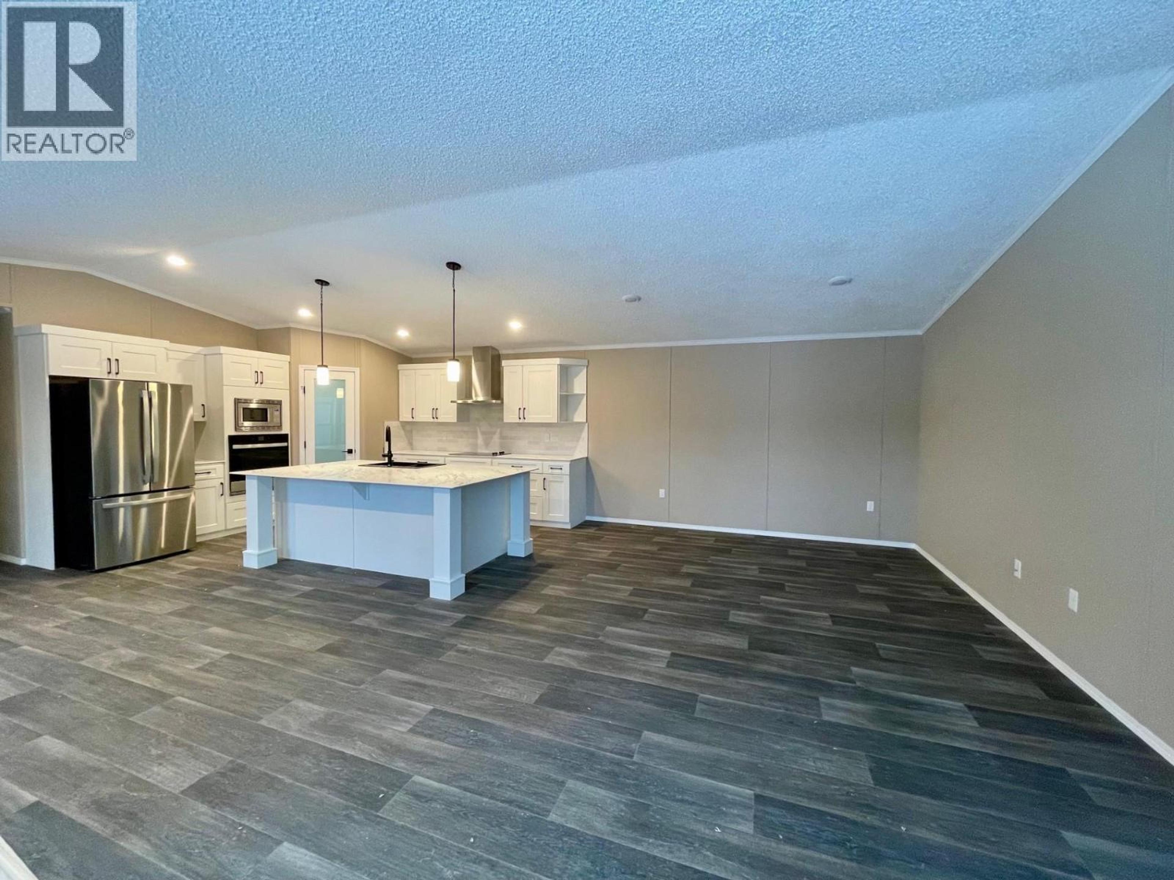 22 CHEROKEE DRIVE - 8