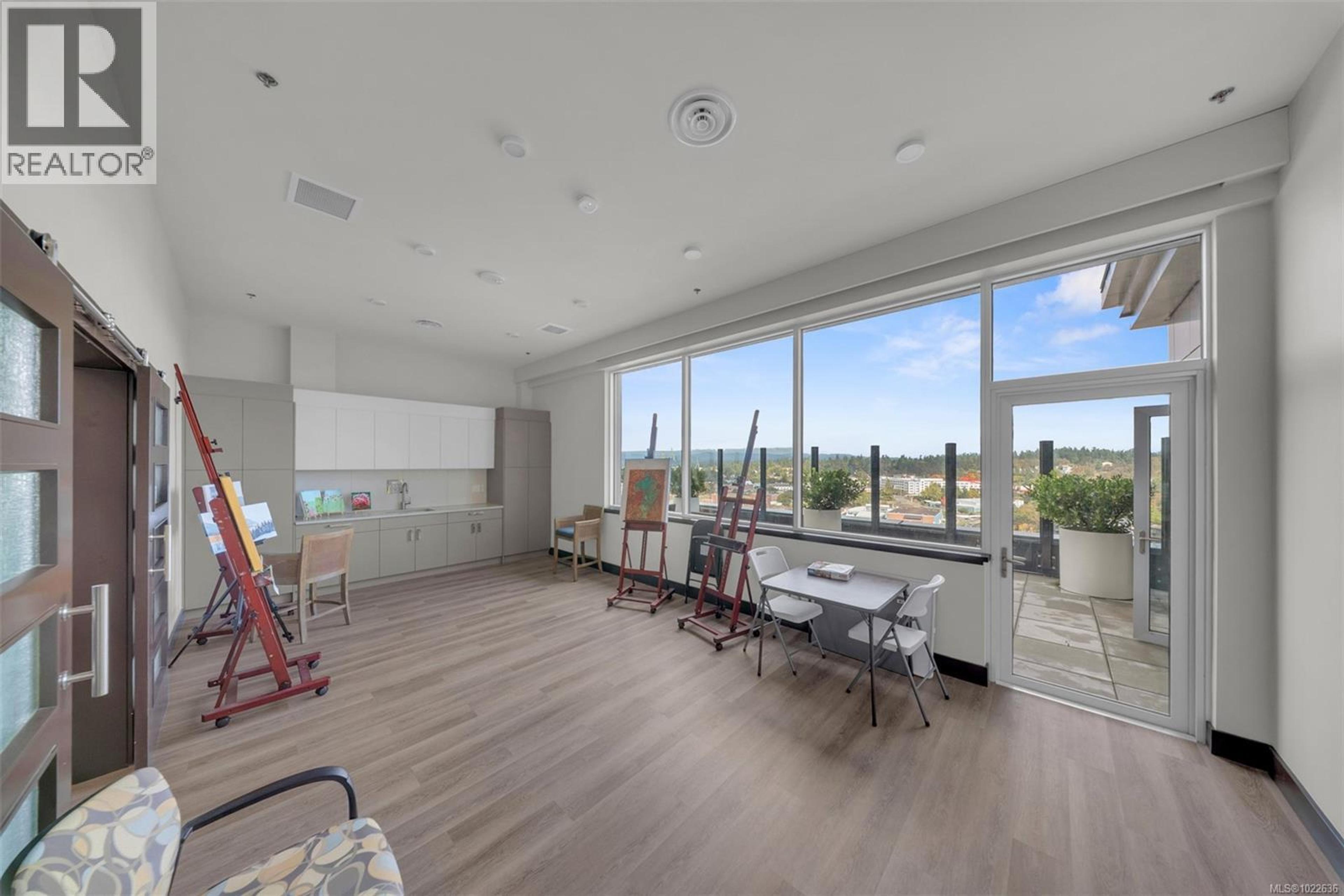 #1009 622 ADMIRALS RD - 42