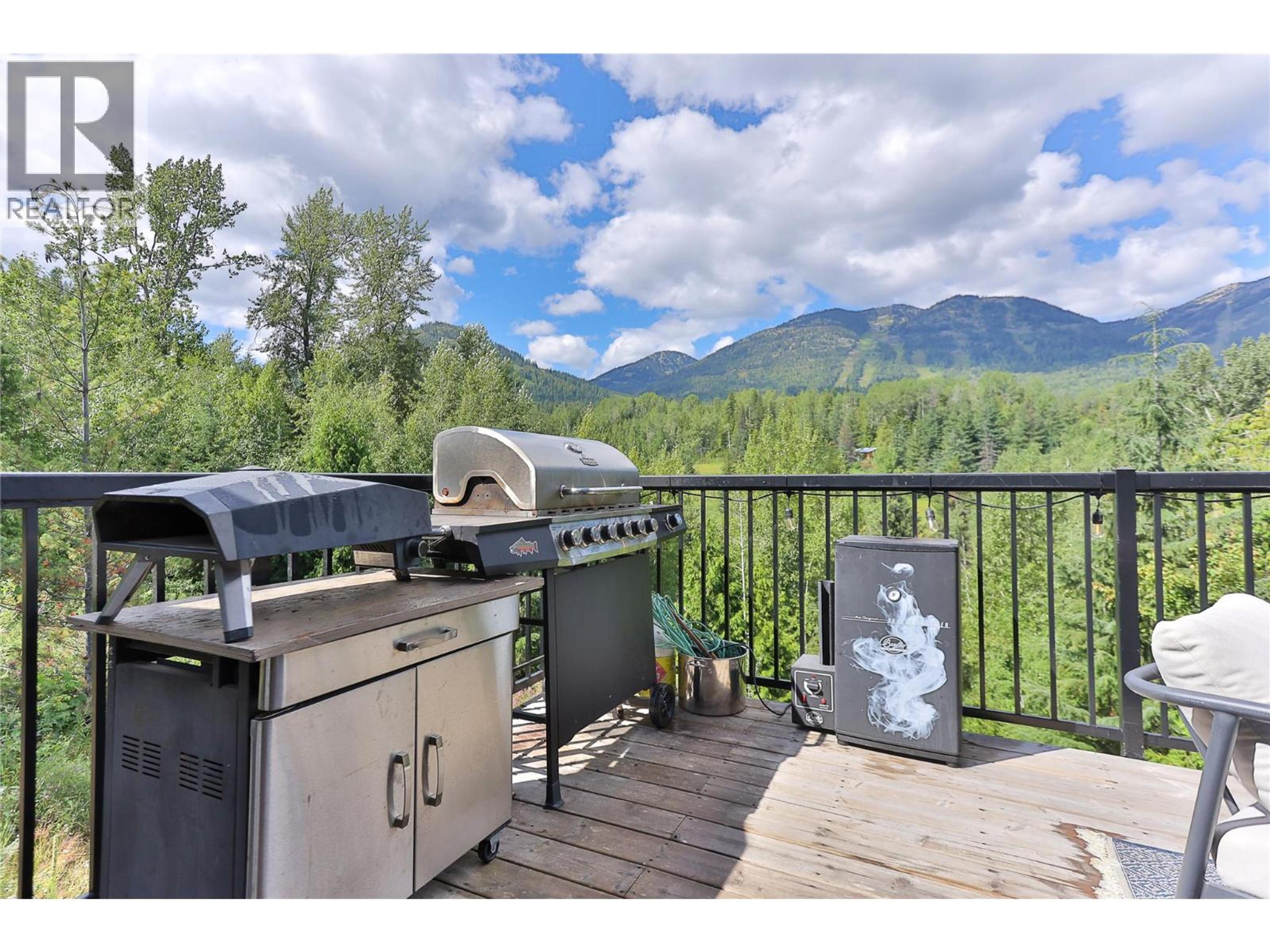 300 RICHIE ROAD - 19