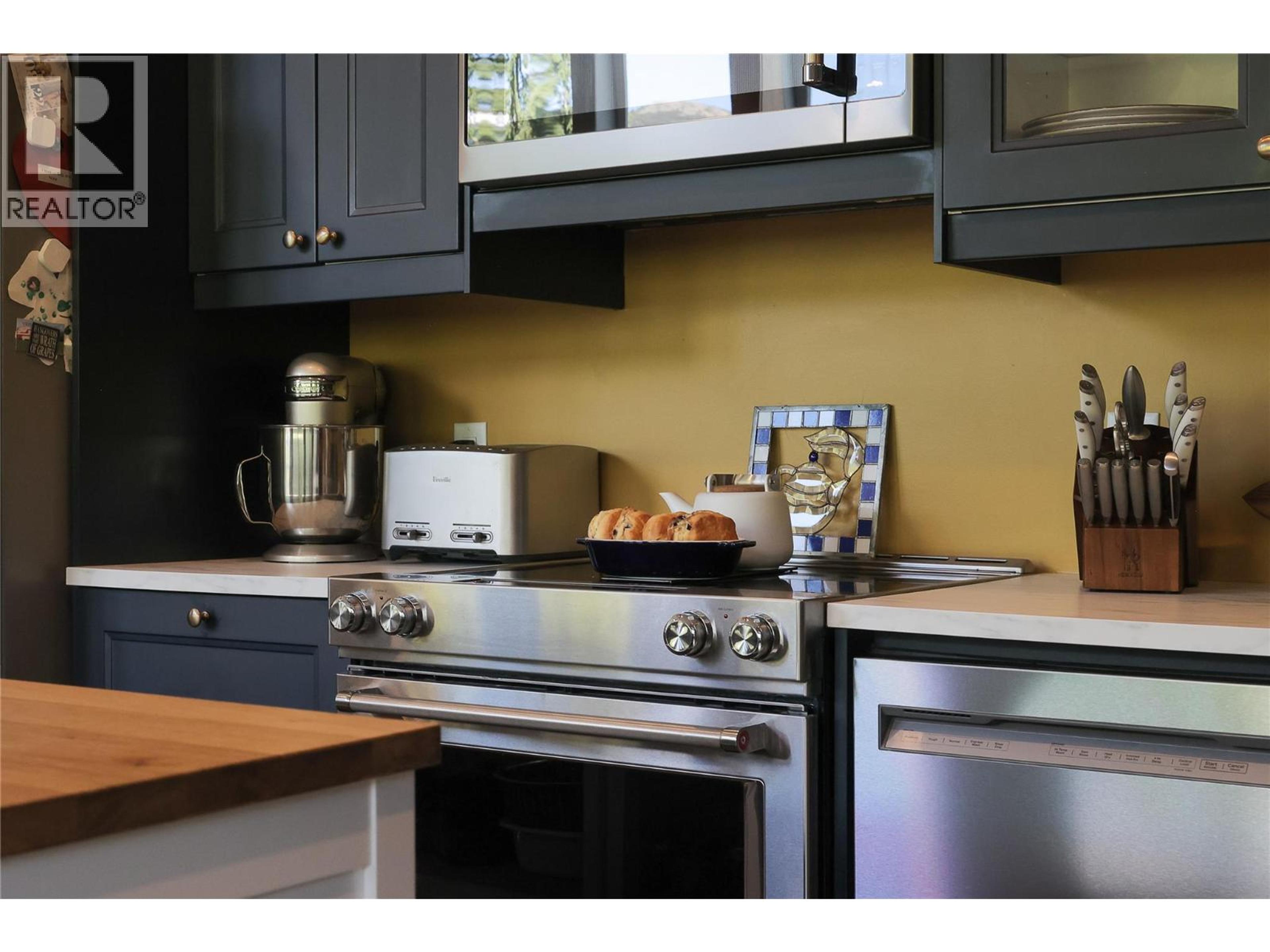 300 RICHIE ROAD - 35