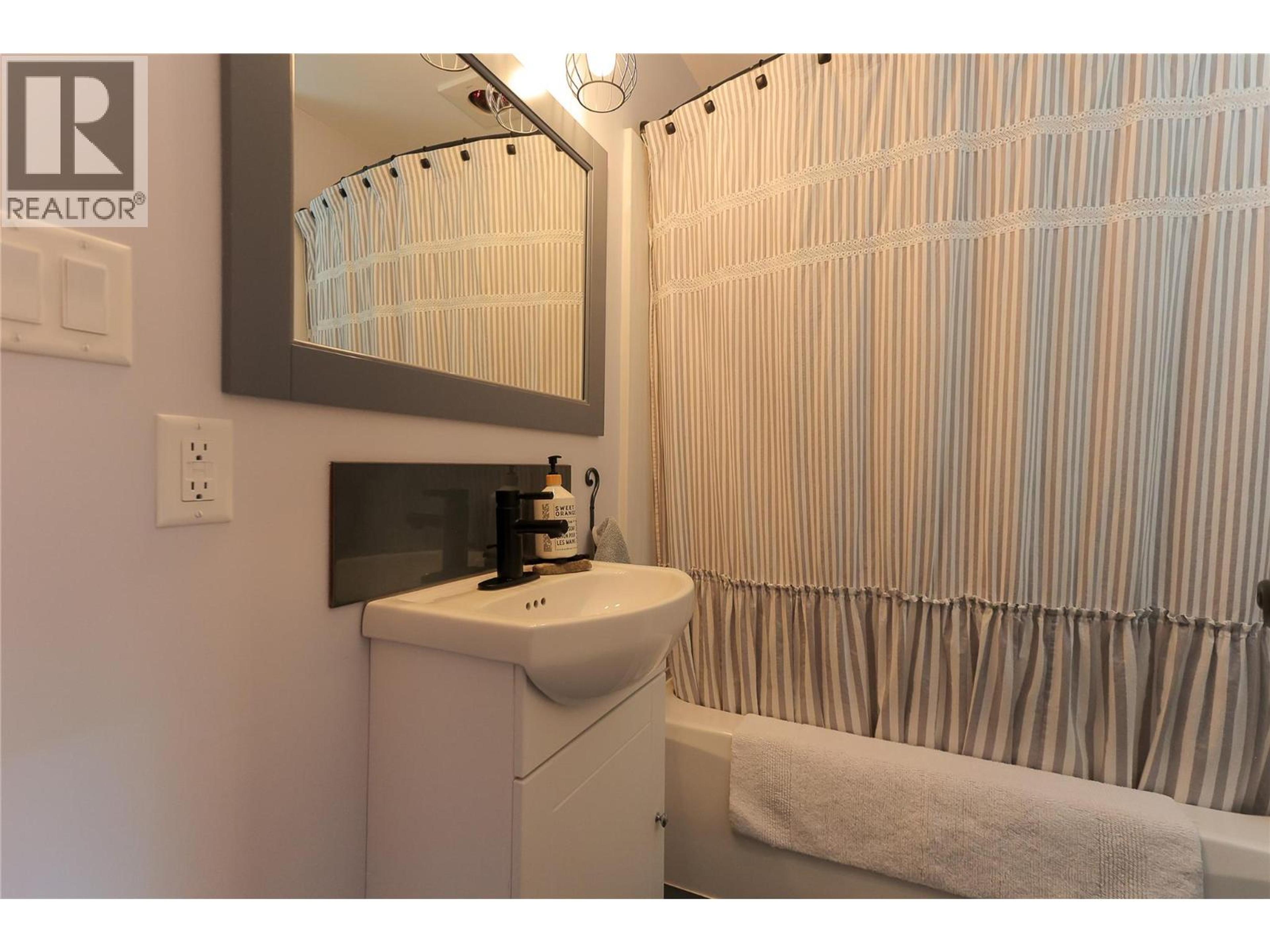 300 RICHIE ROAD - 44