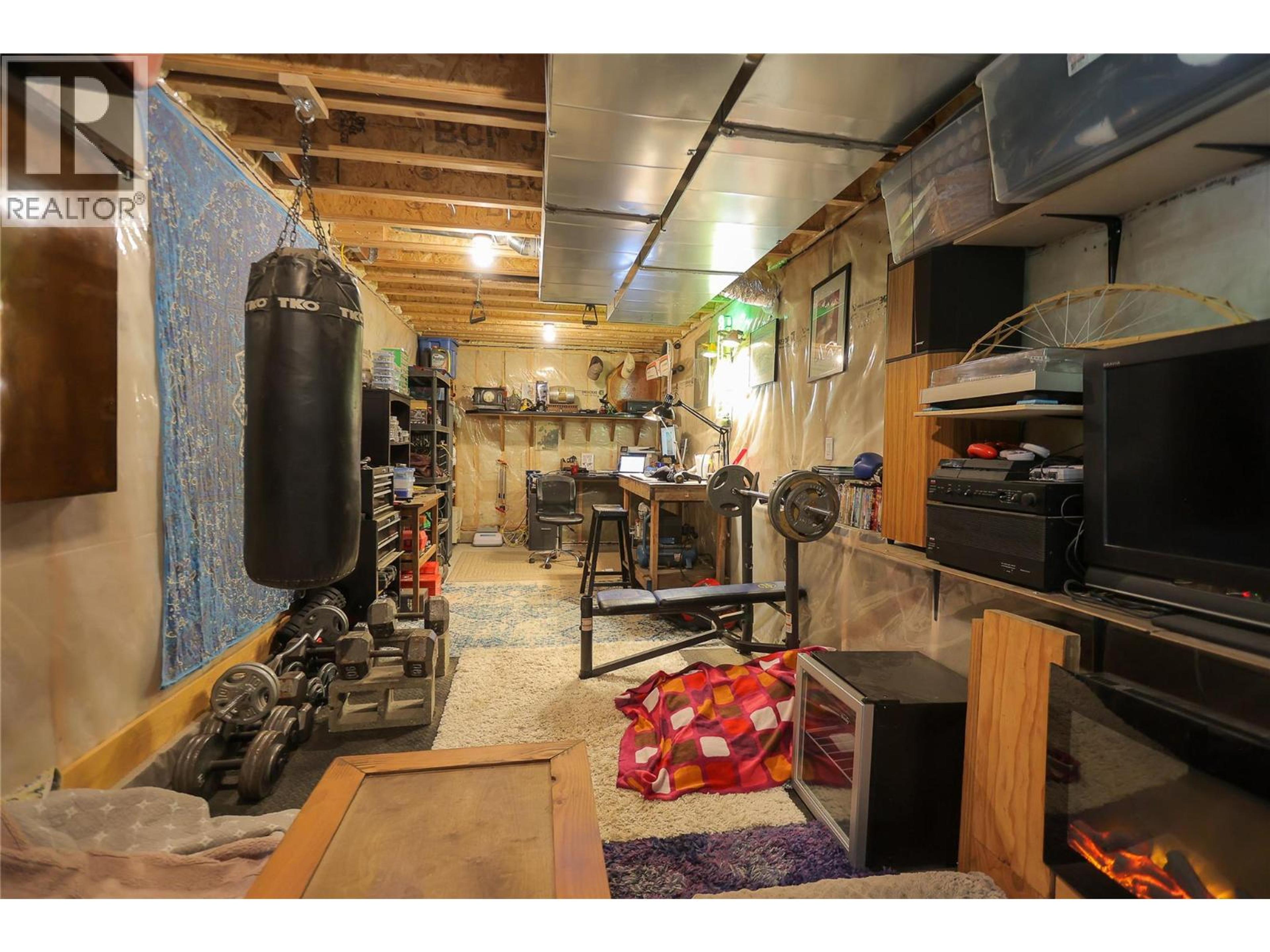 300 RICHIE ROAD - 61