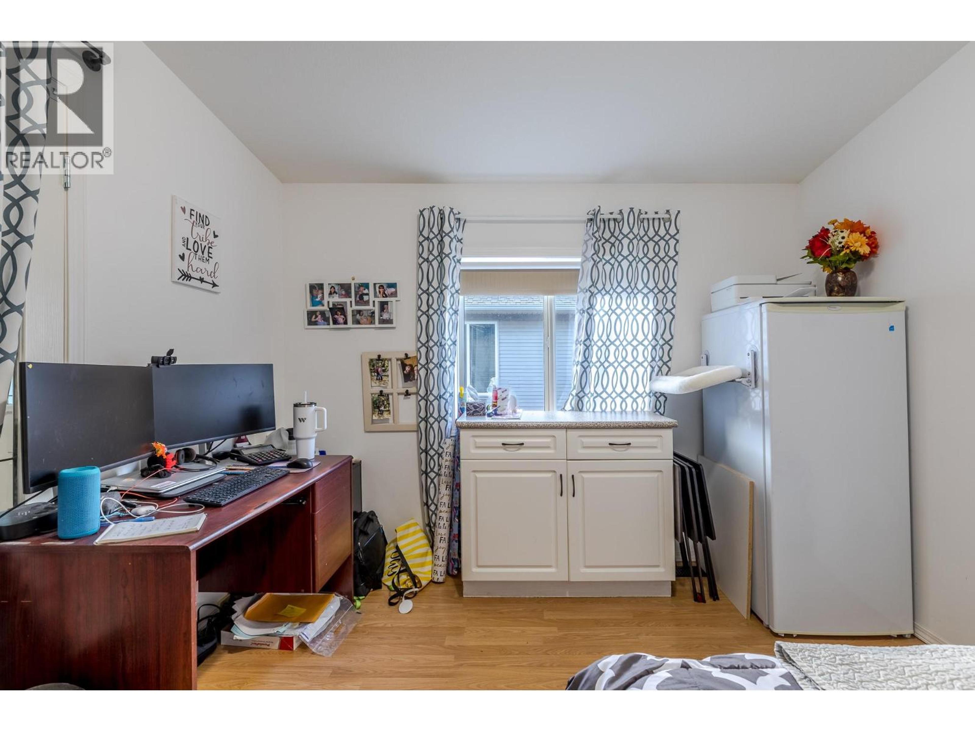 604 10TH AVENUE - 21