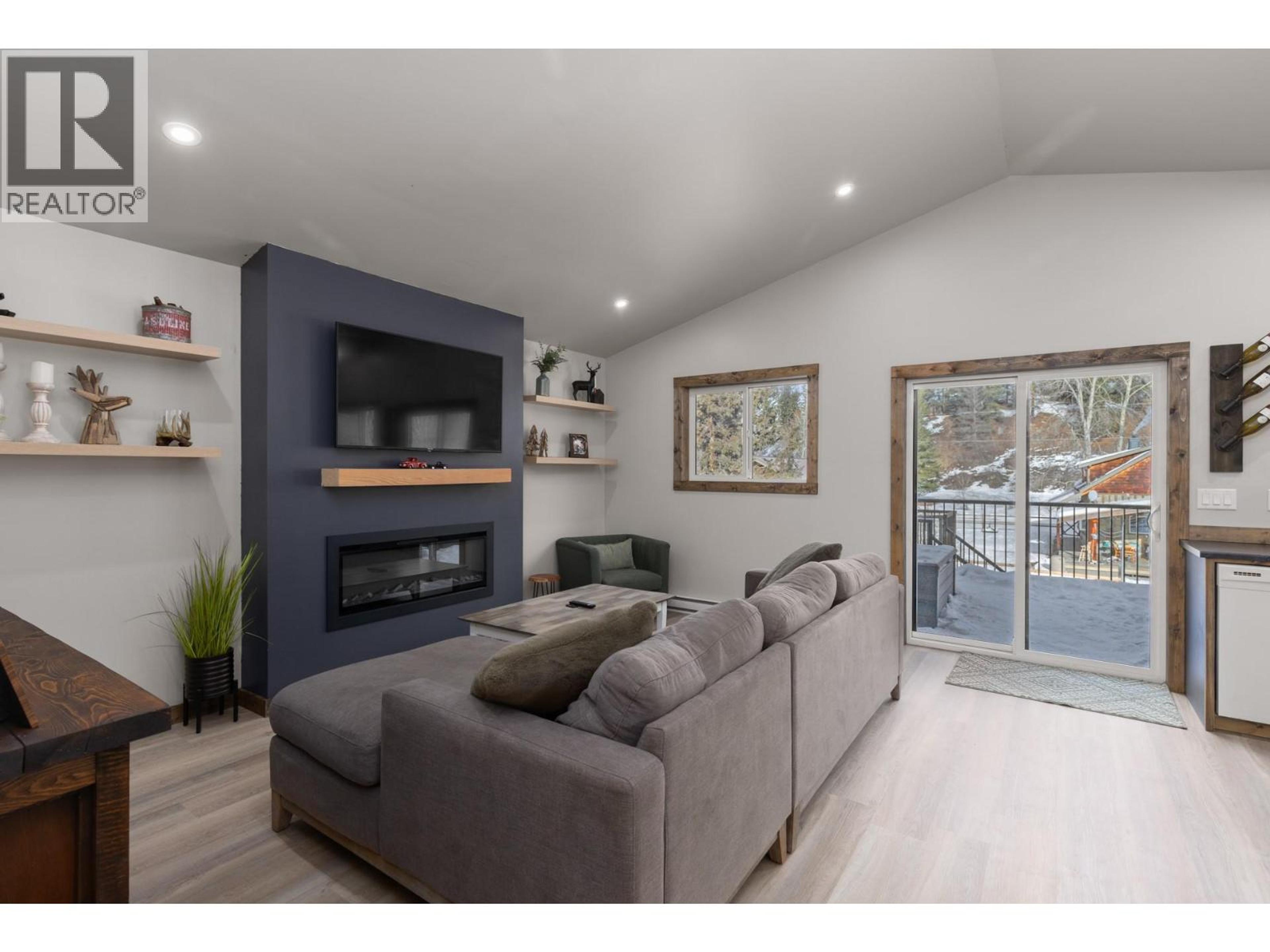 1890 MAIN STREET - 5