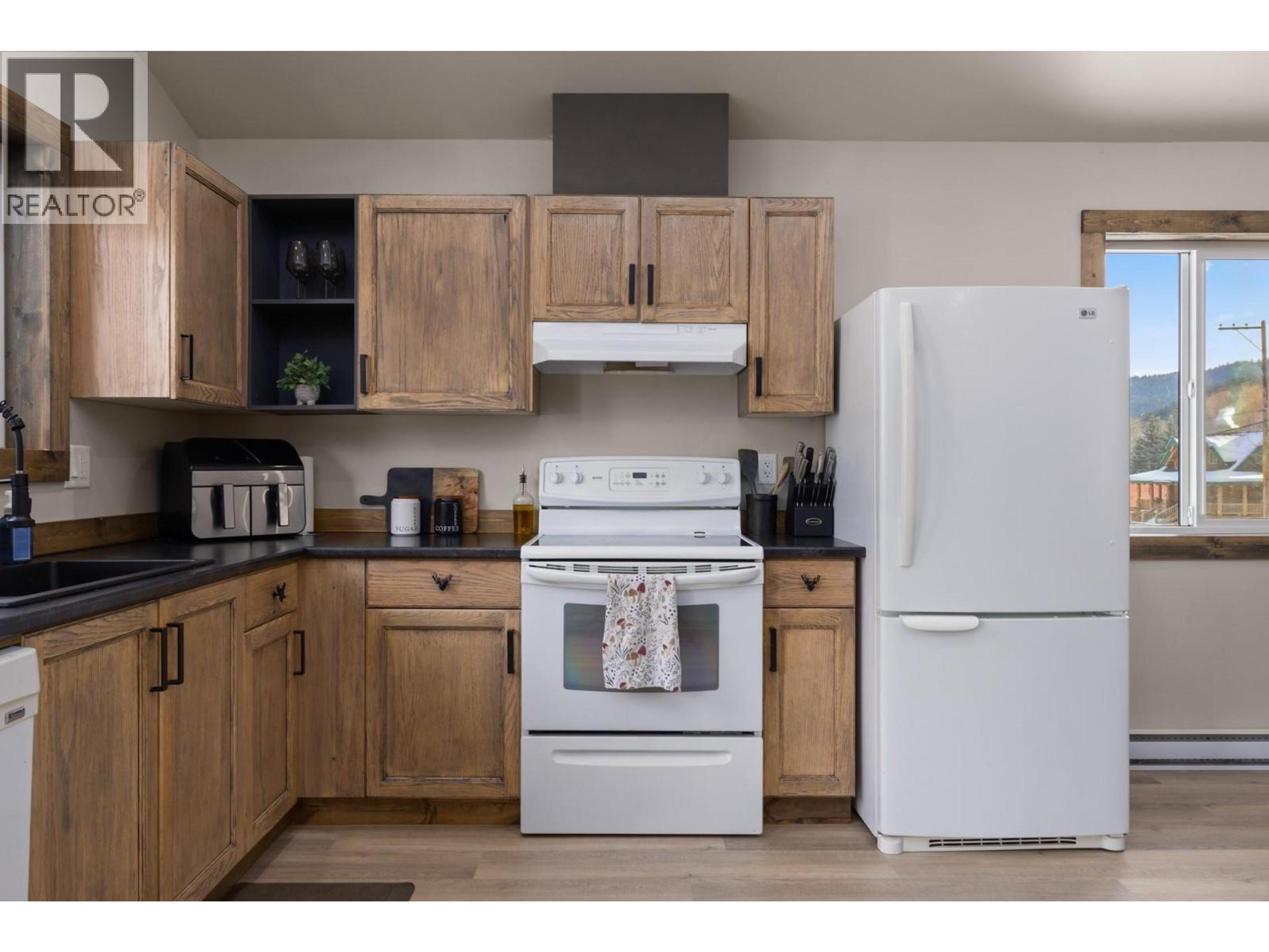 1890 MAIN STREET - 11