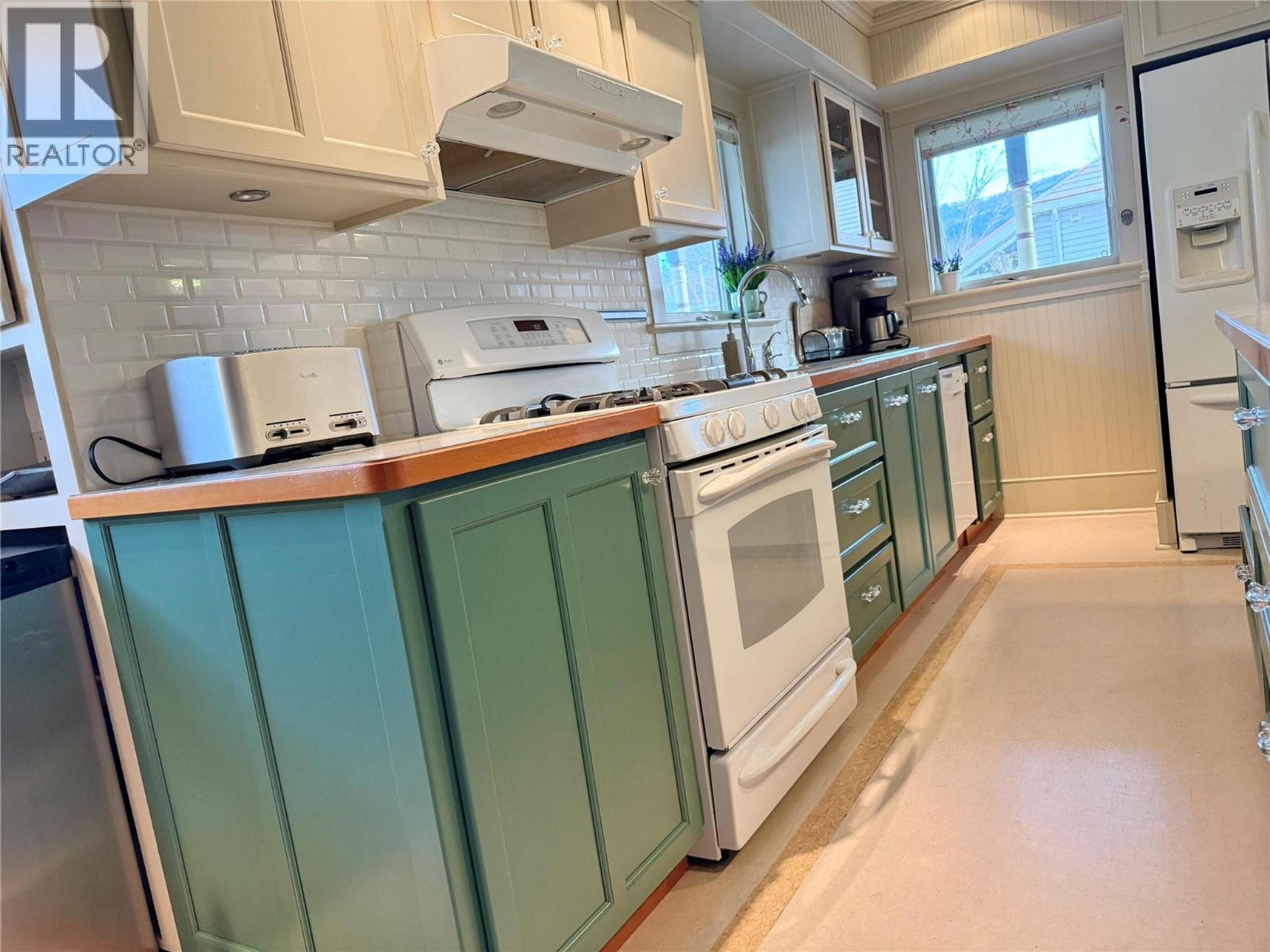 7298 18TH STREET - 14