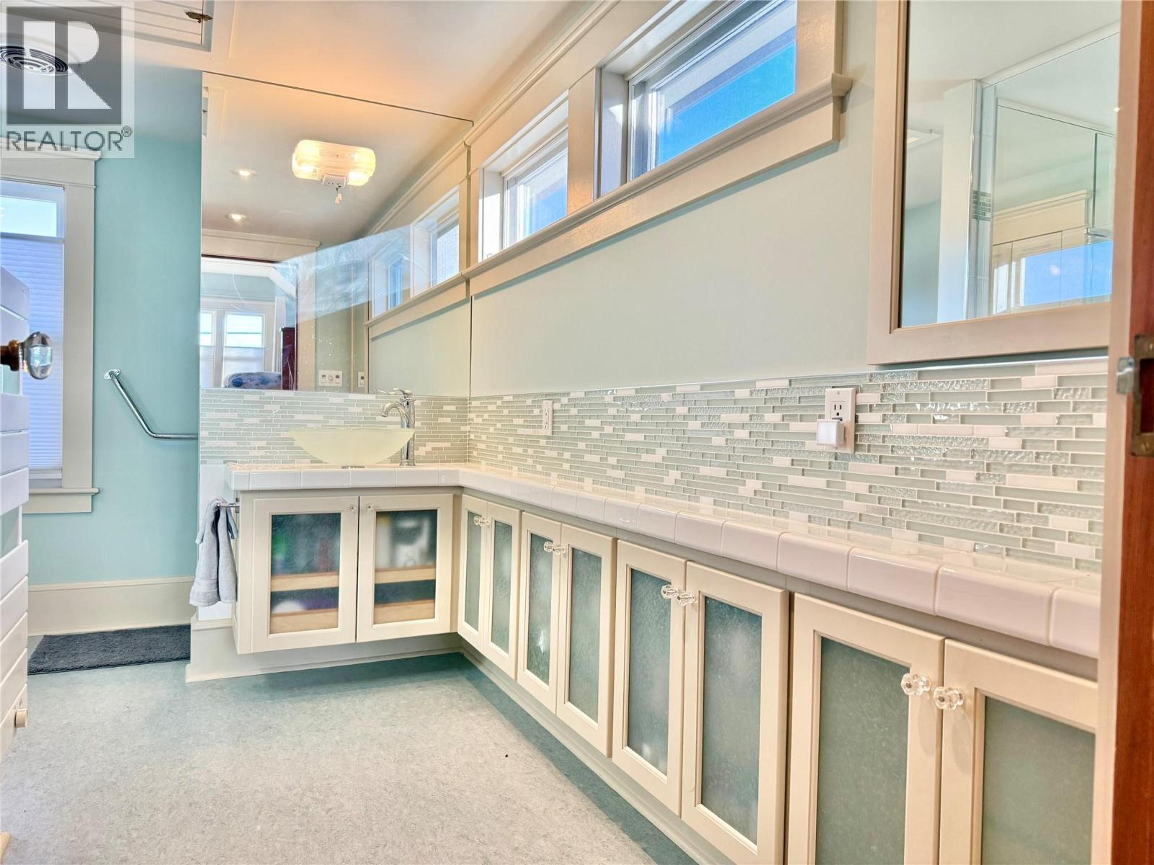 7298 18TH STREET - 35