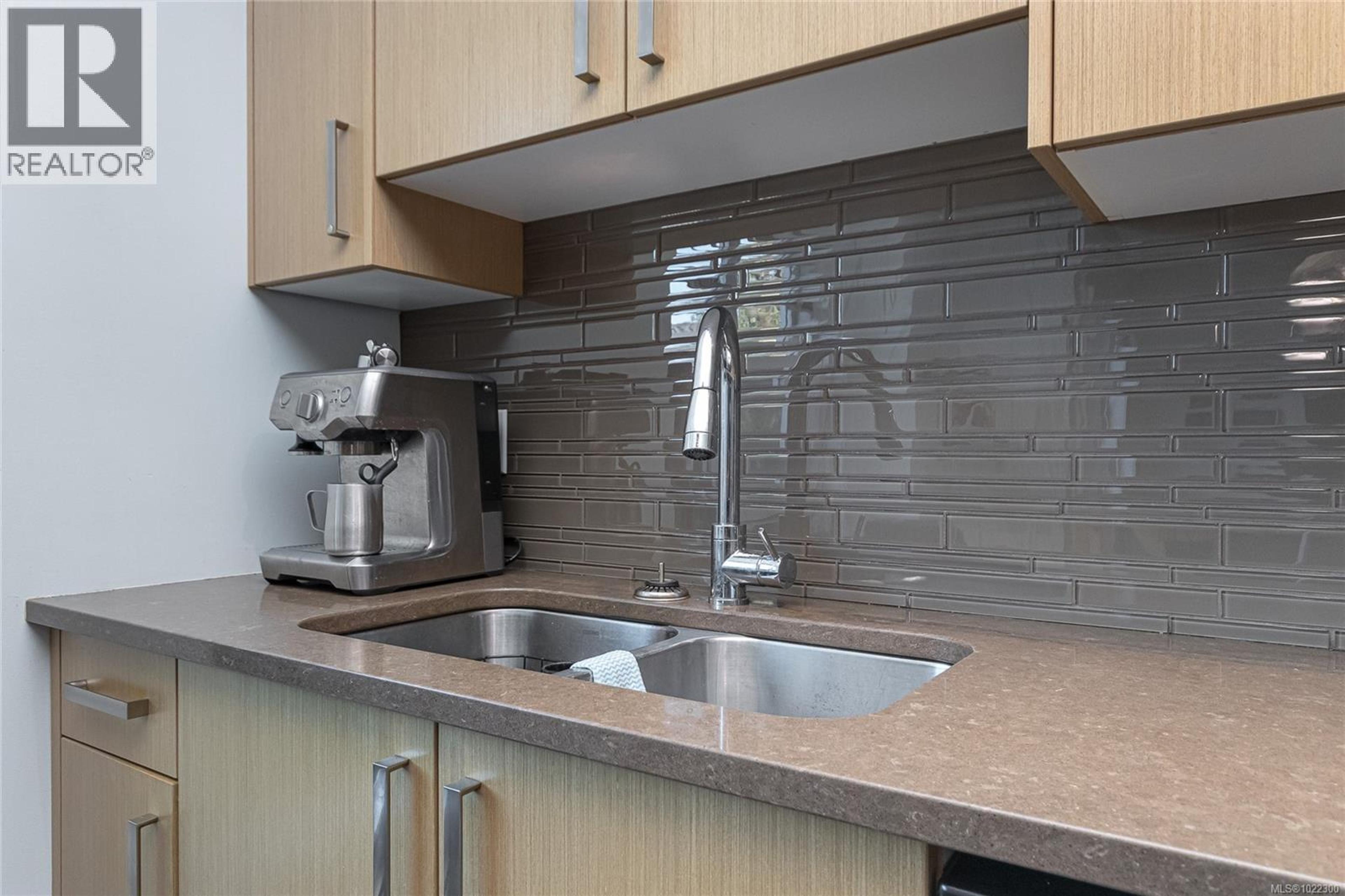 #14 1900 WATKISS WAY - 15