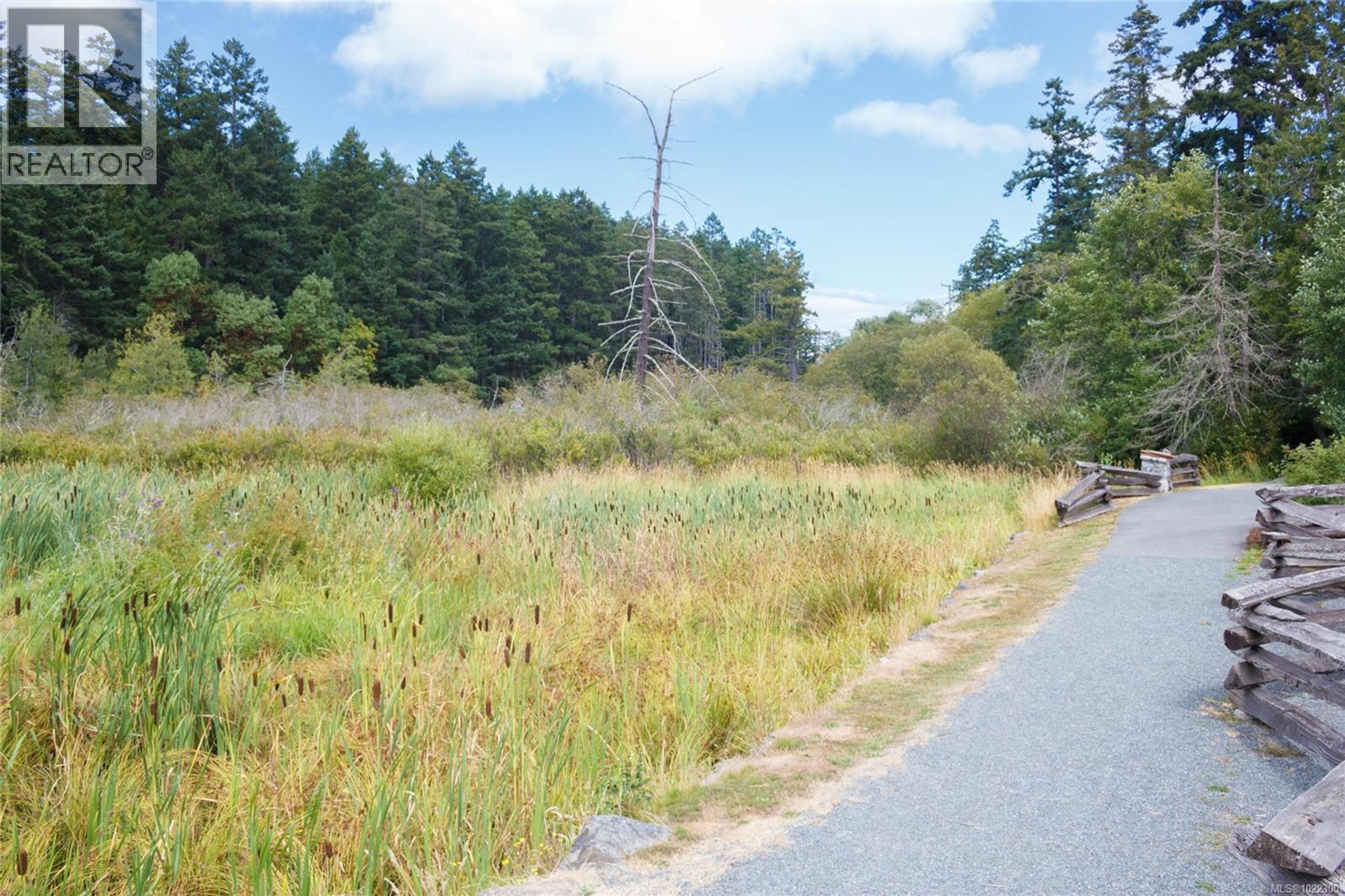 #14 1900 WATKISS WAY - 33