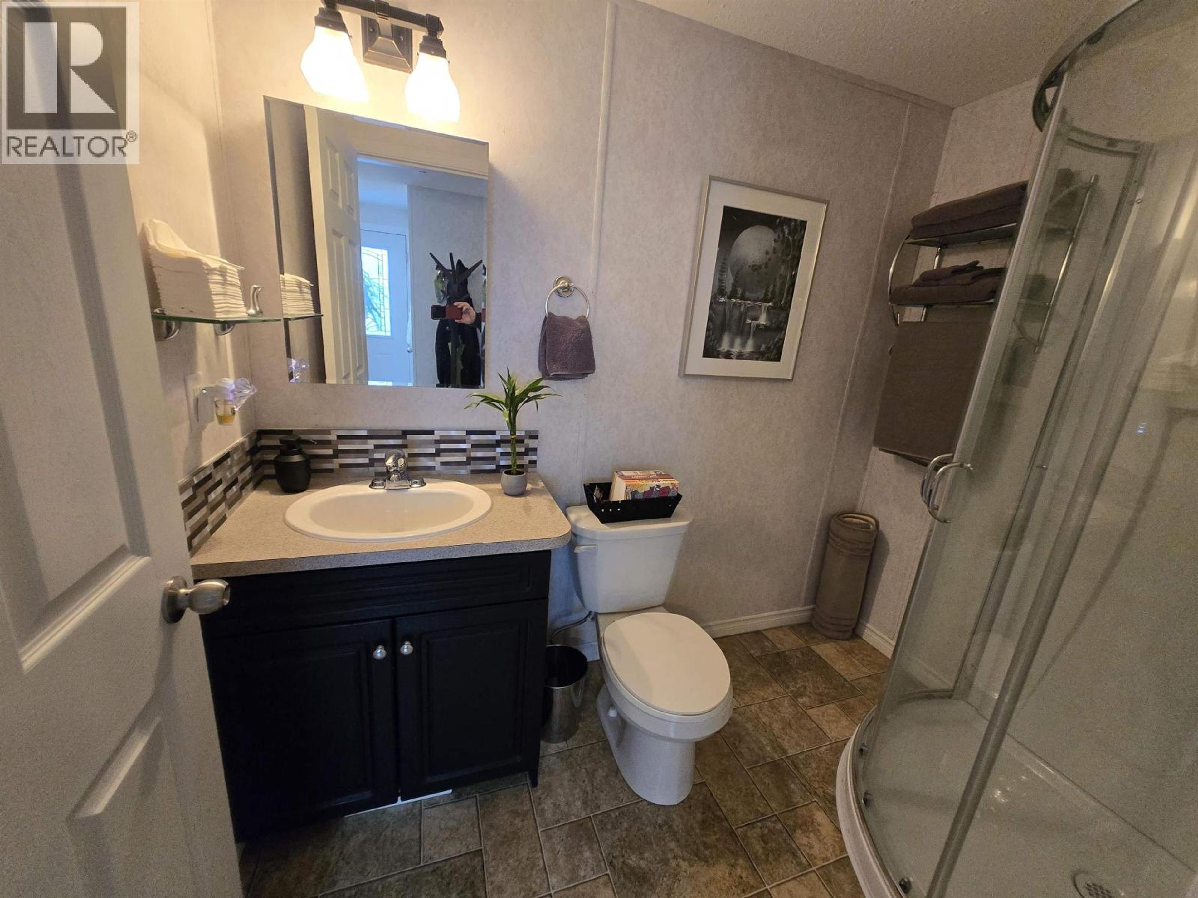 #47 654 NORTH FRASER DRIVE - 27