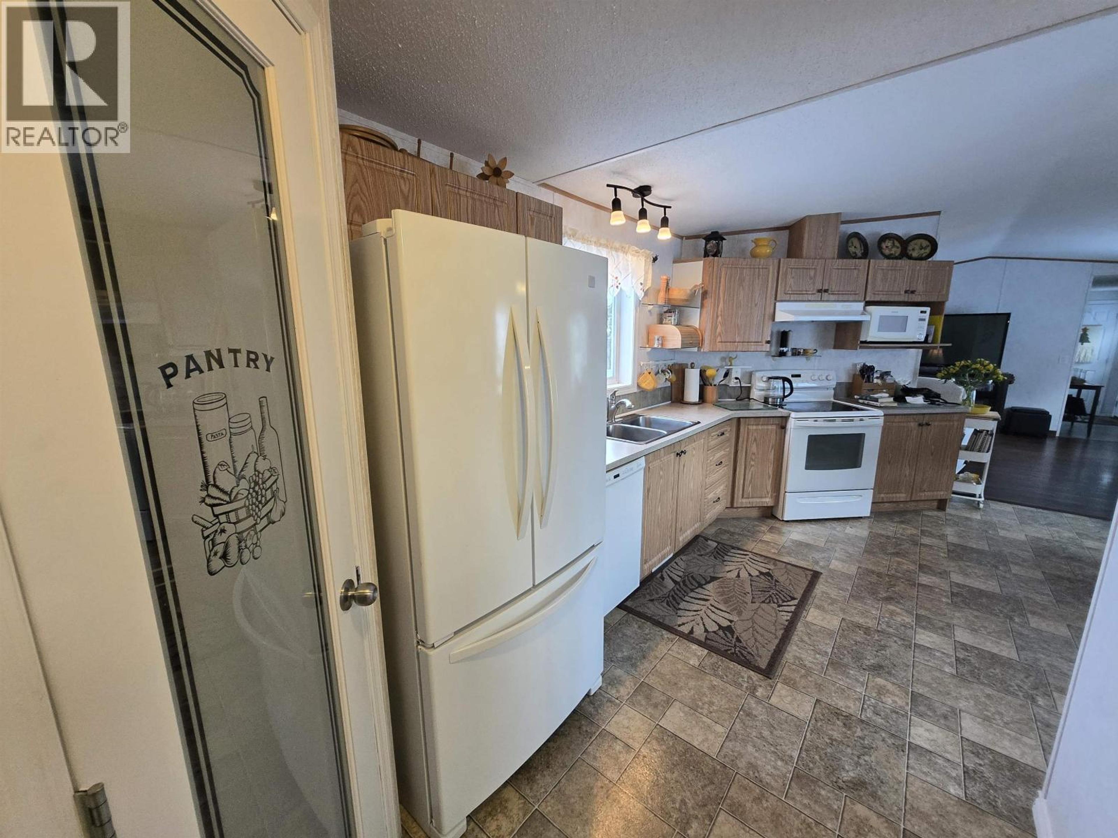 #47 654 NORTH FRASER DRIVE - 14