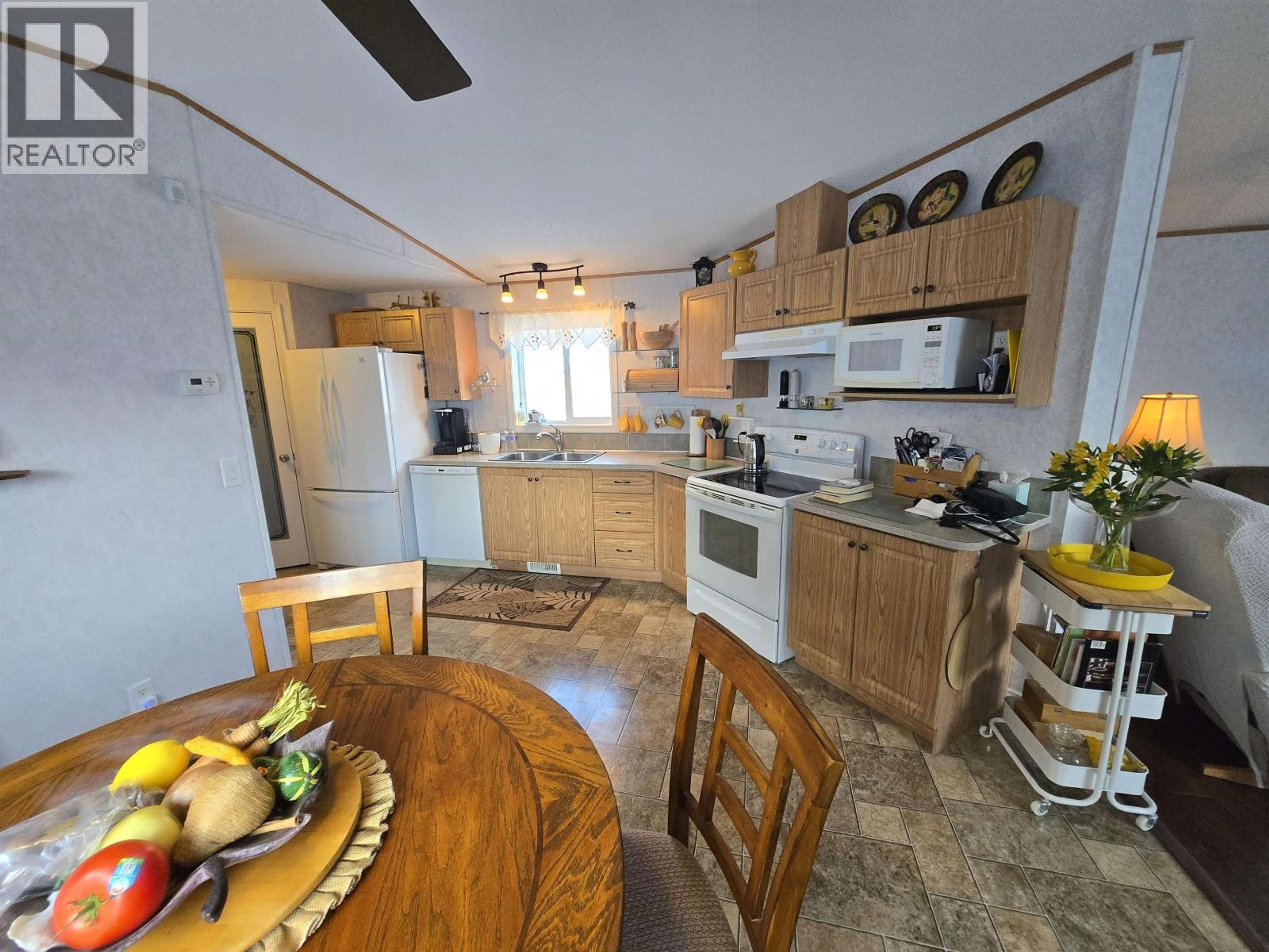 #47 654 NORTH FRASER DRIVE - 17