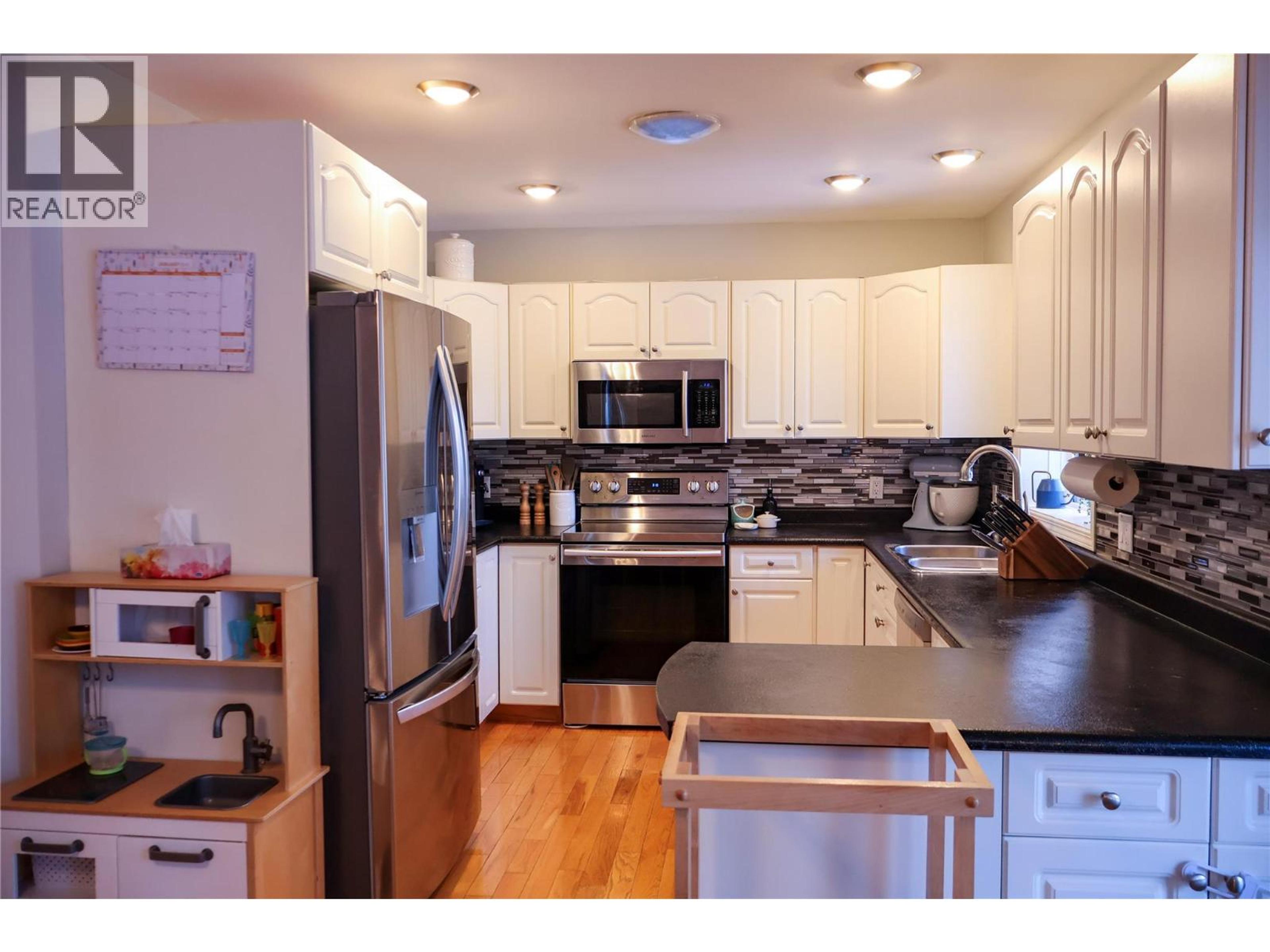 414 RIVERGLEN DRIVE - 28