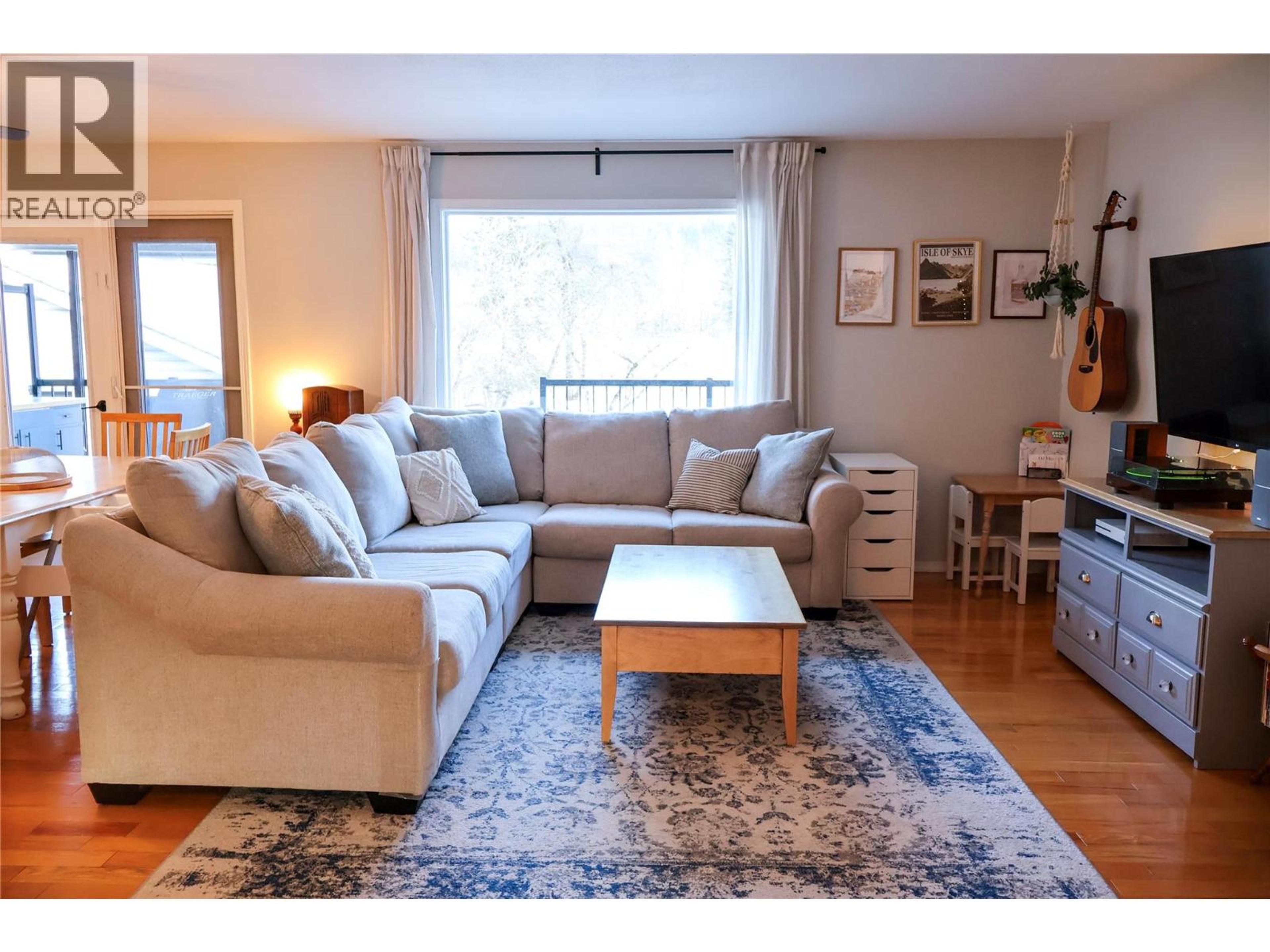 414 RIVERGLEN DRIVE - 32