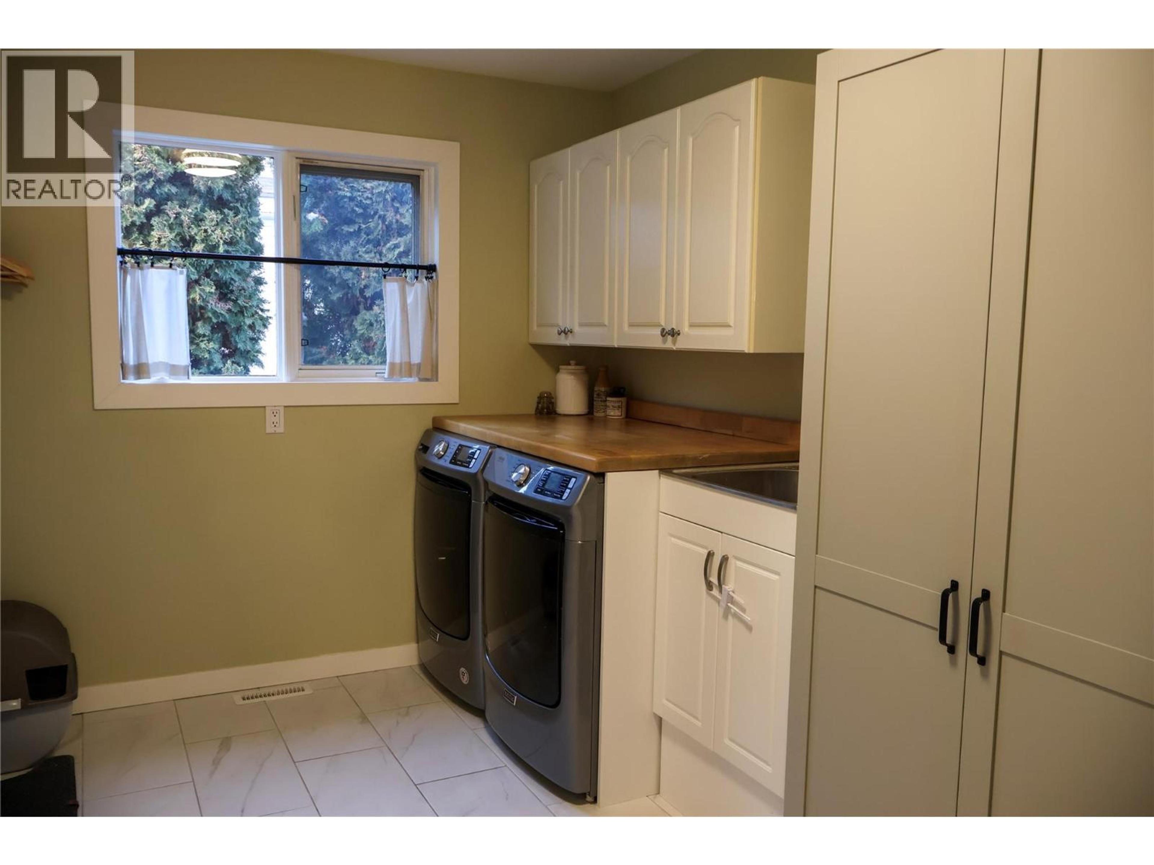 414 RIVERGLEN DRIVE - 34