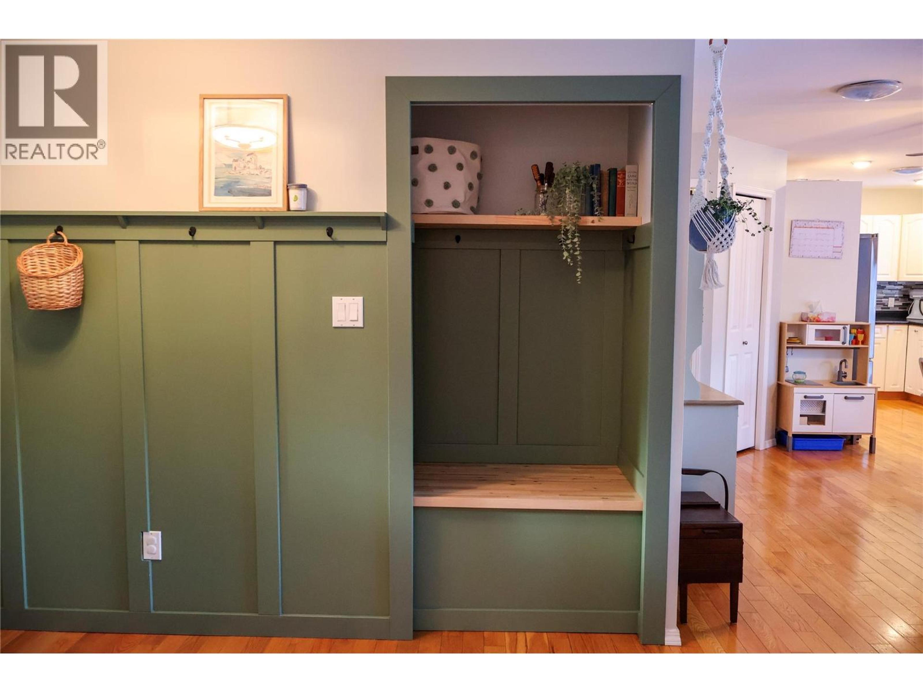 414 RIVERGLEN DRIVE - 35