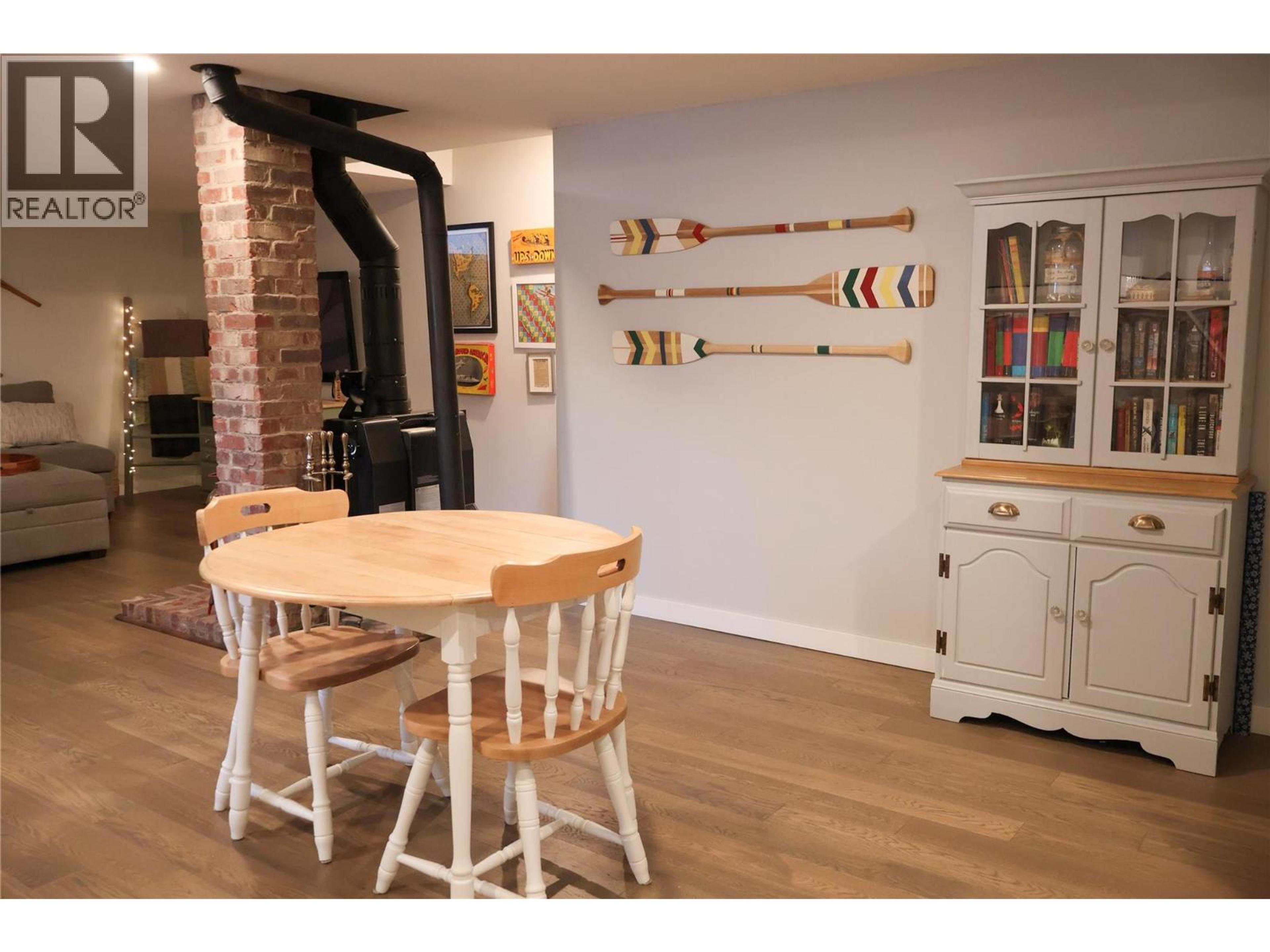 414 RIVERGLEN DRIVE - 52