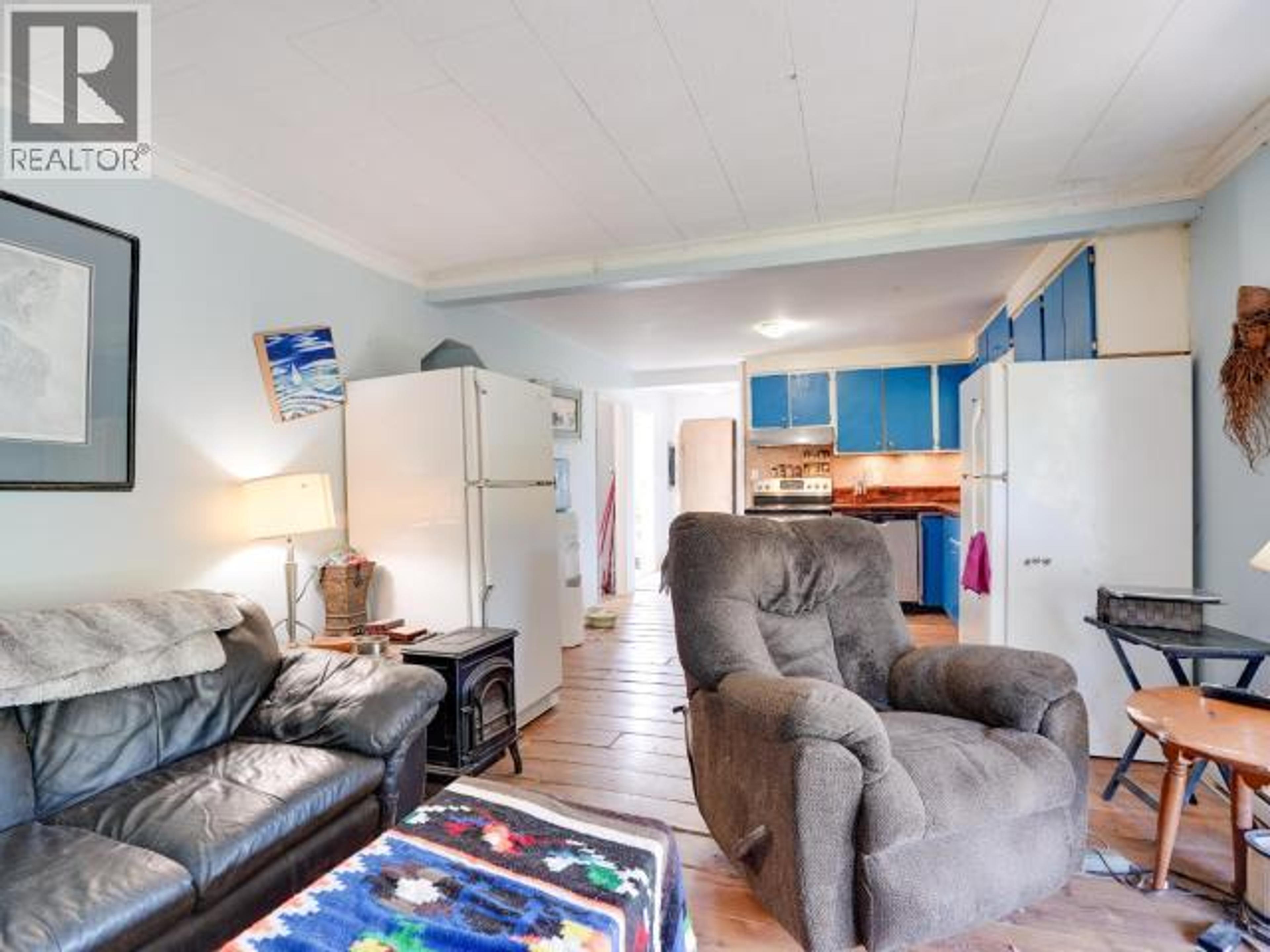 2039 MAIN STREET - 7