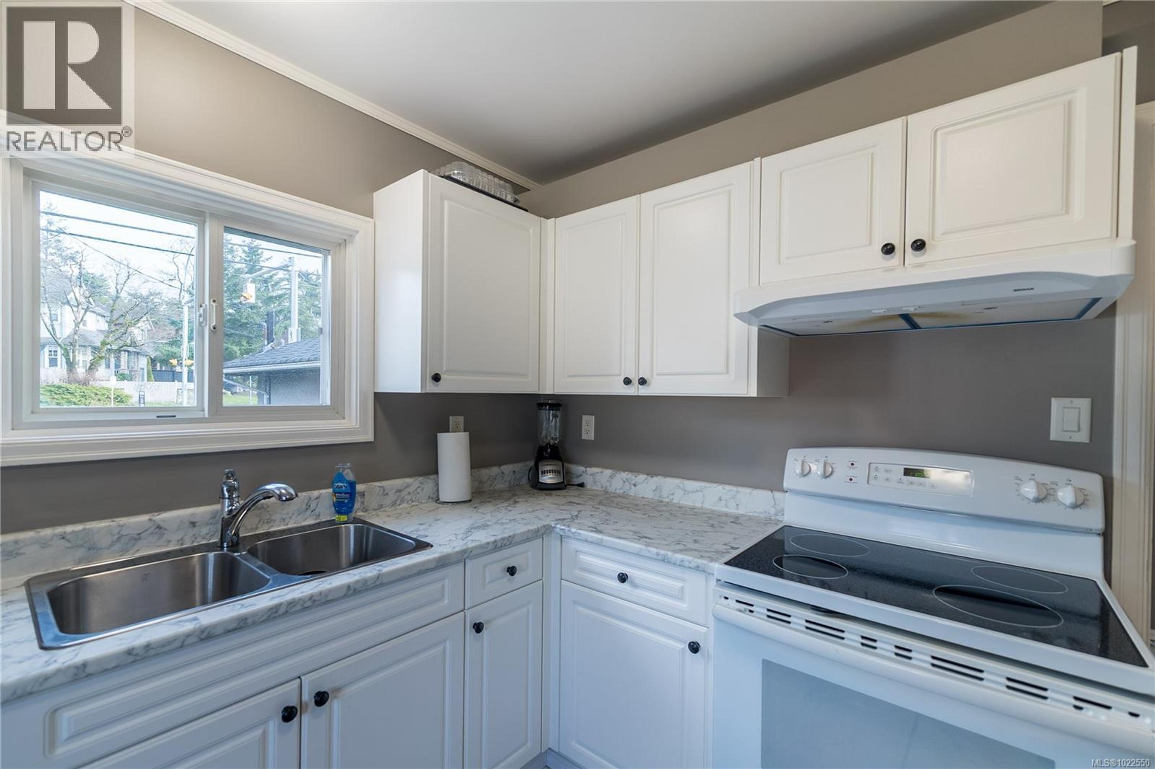 847 ADMIRALS RD - 12