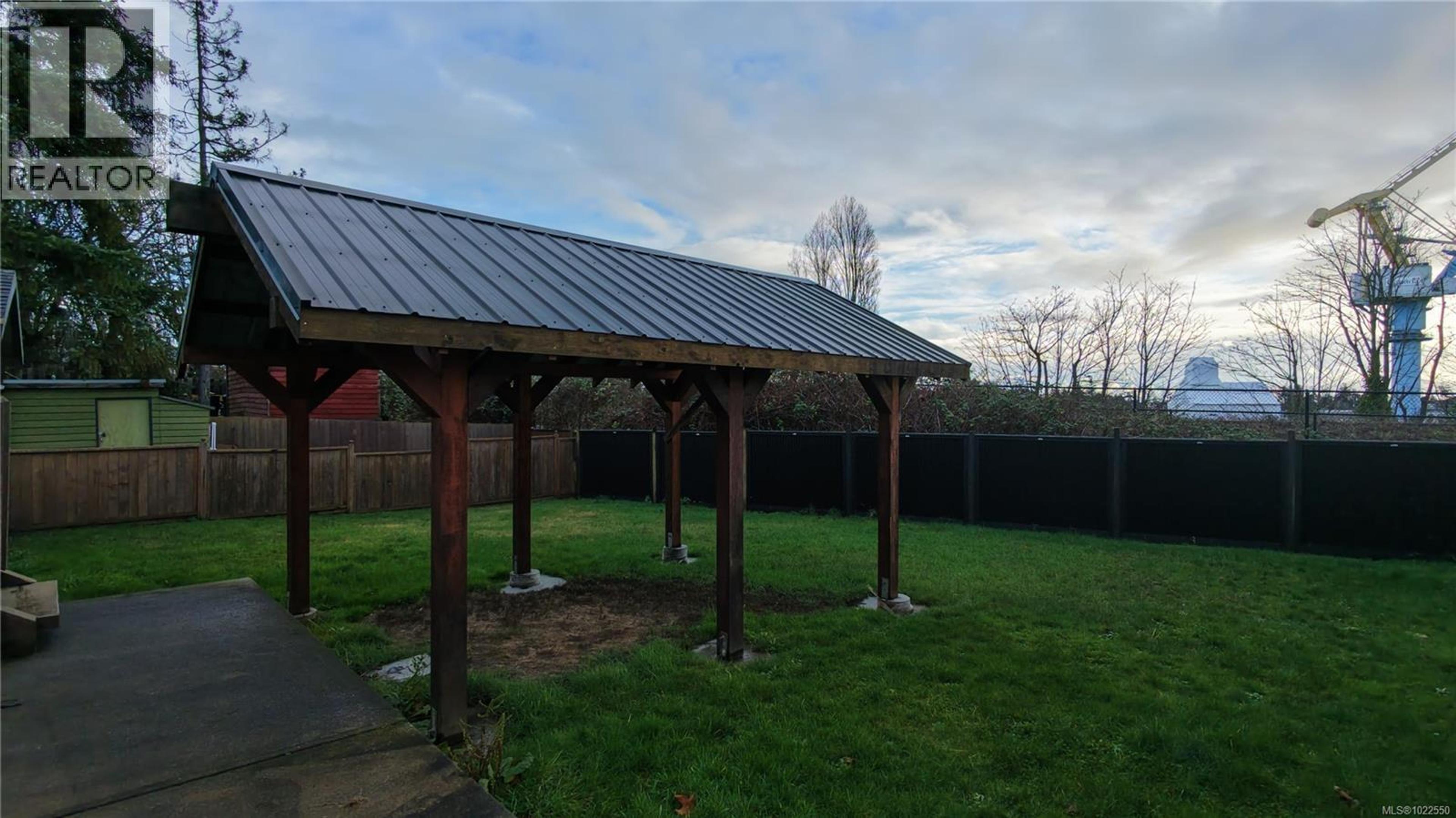 847 ADMIRALS RD - 37