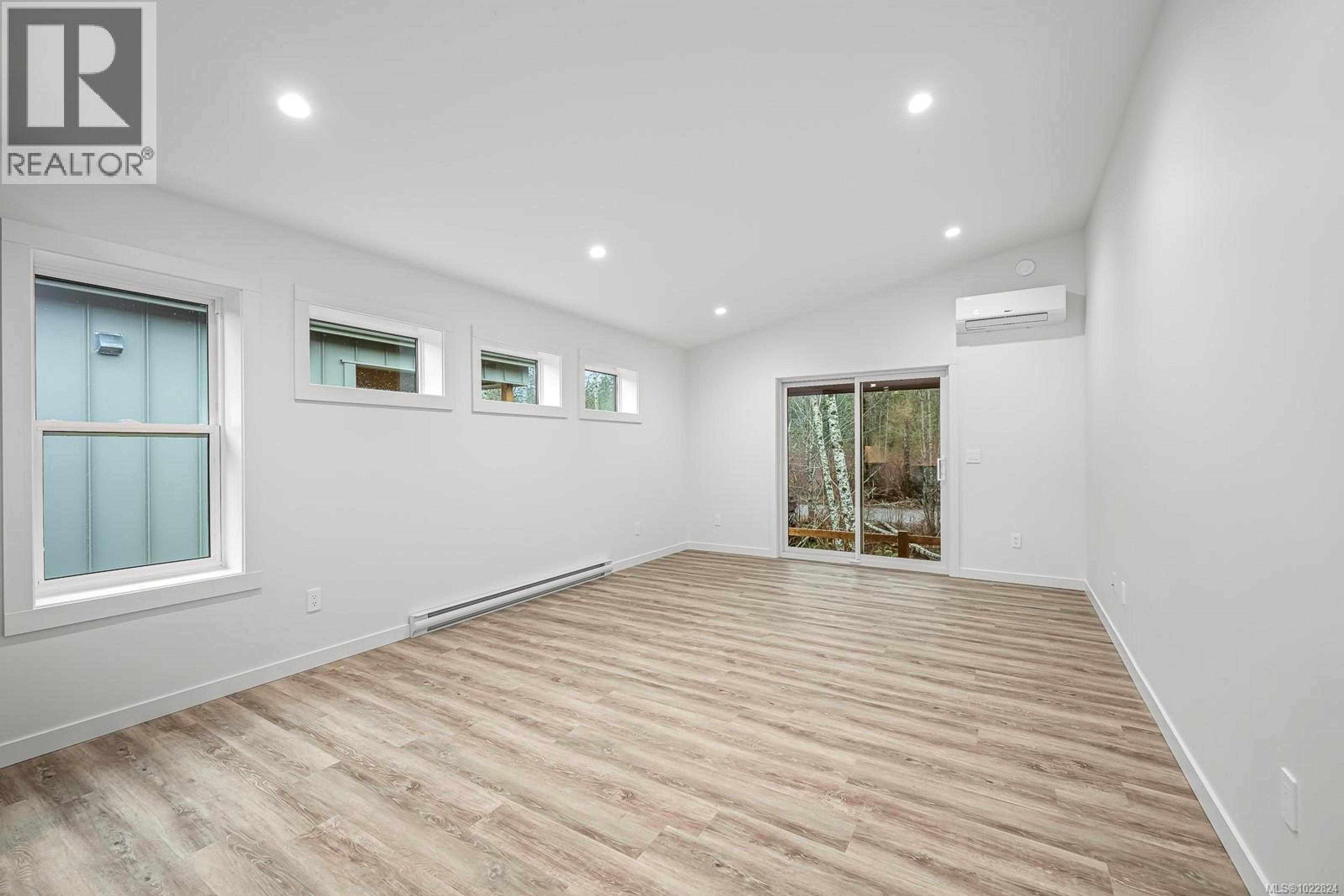 #40 3025 ROYSTON RD - 15