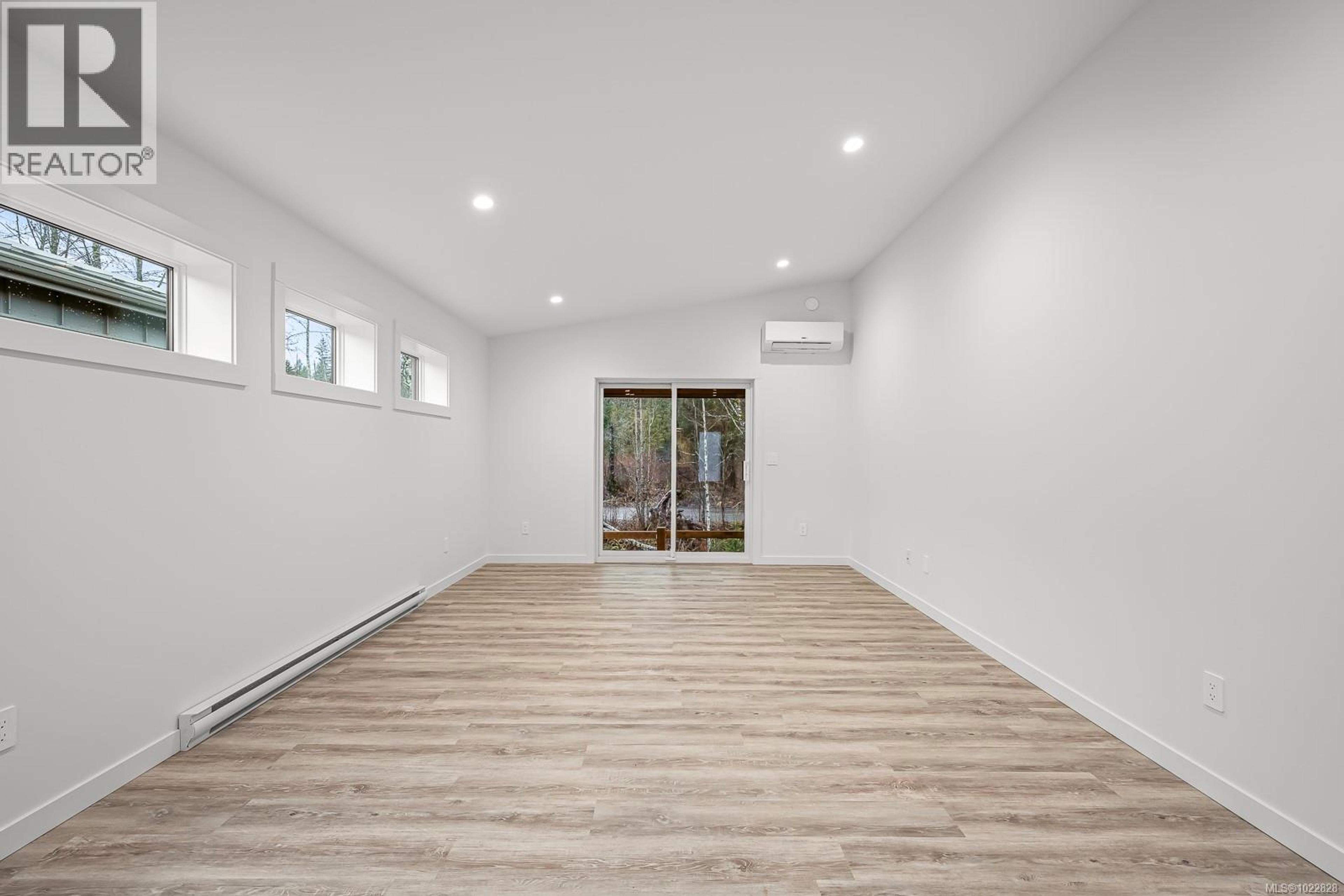 #41 3025 ROYSTON RD - 14