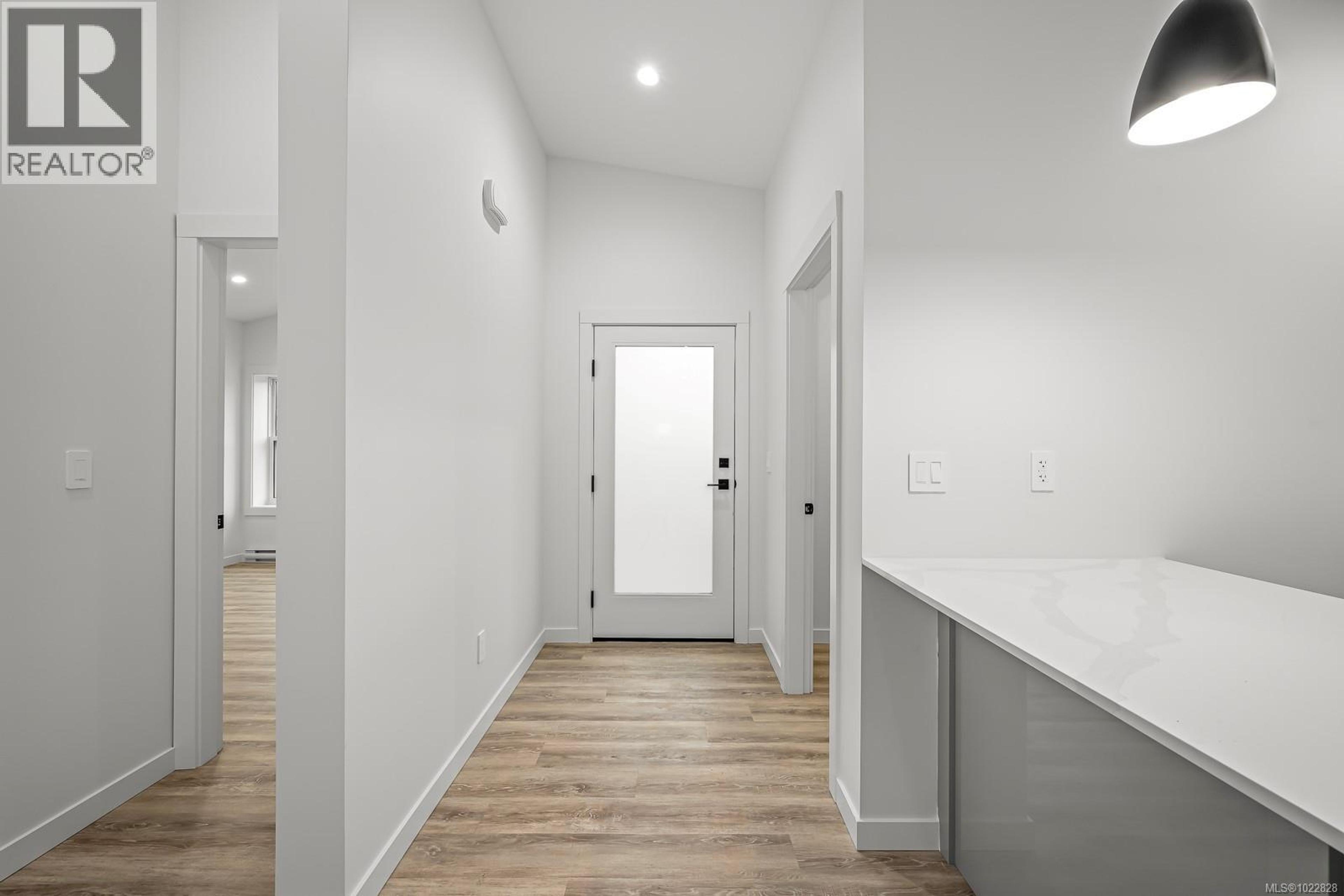 #41 3025 ROYSTON RD - Image 3