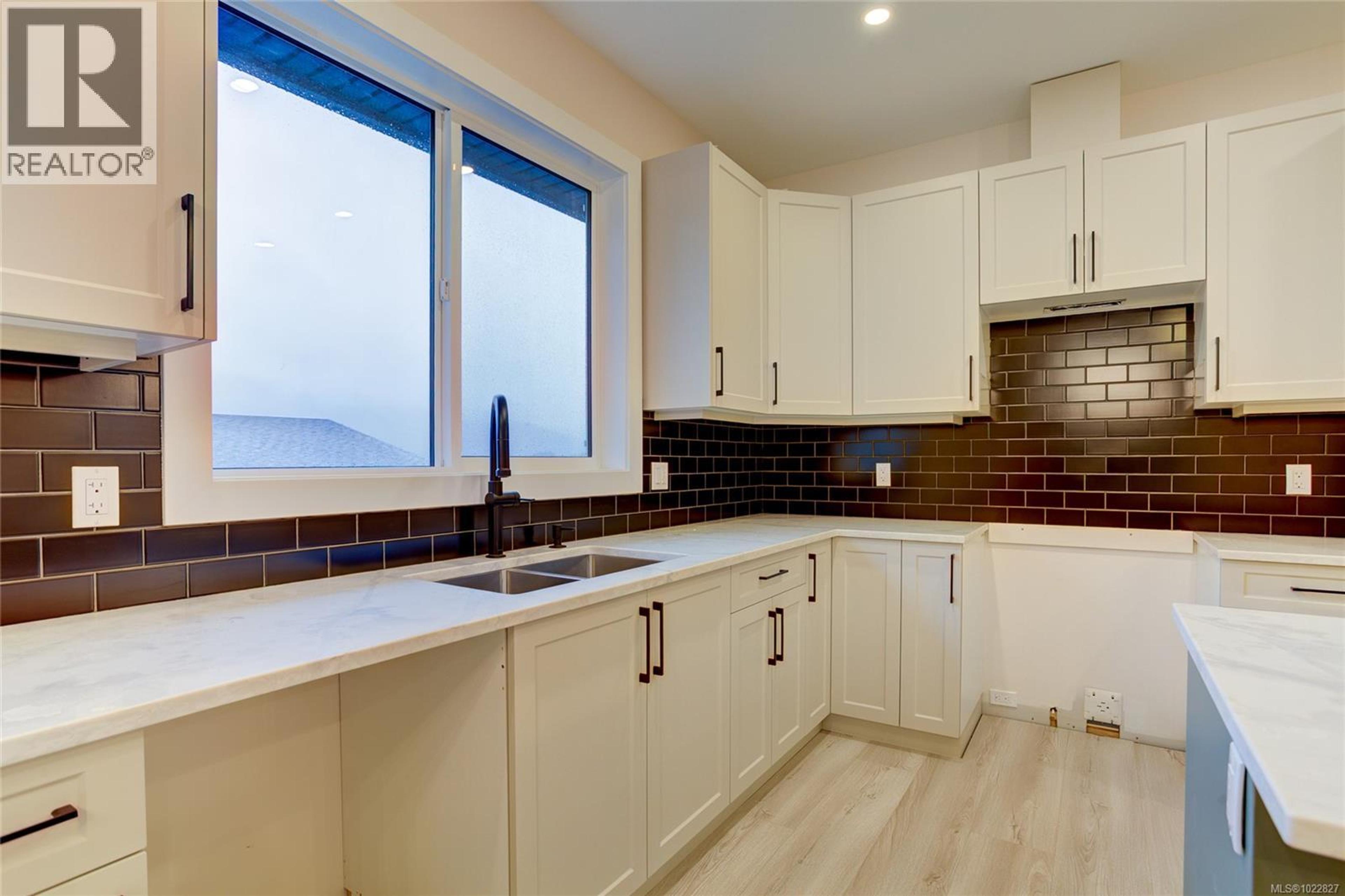 549 MOUNTAIN VIEW DR - 16