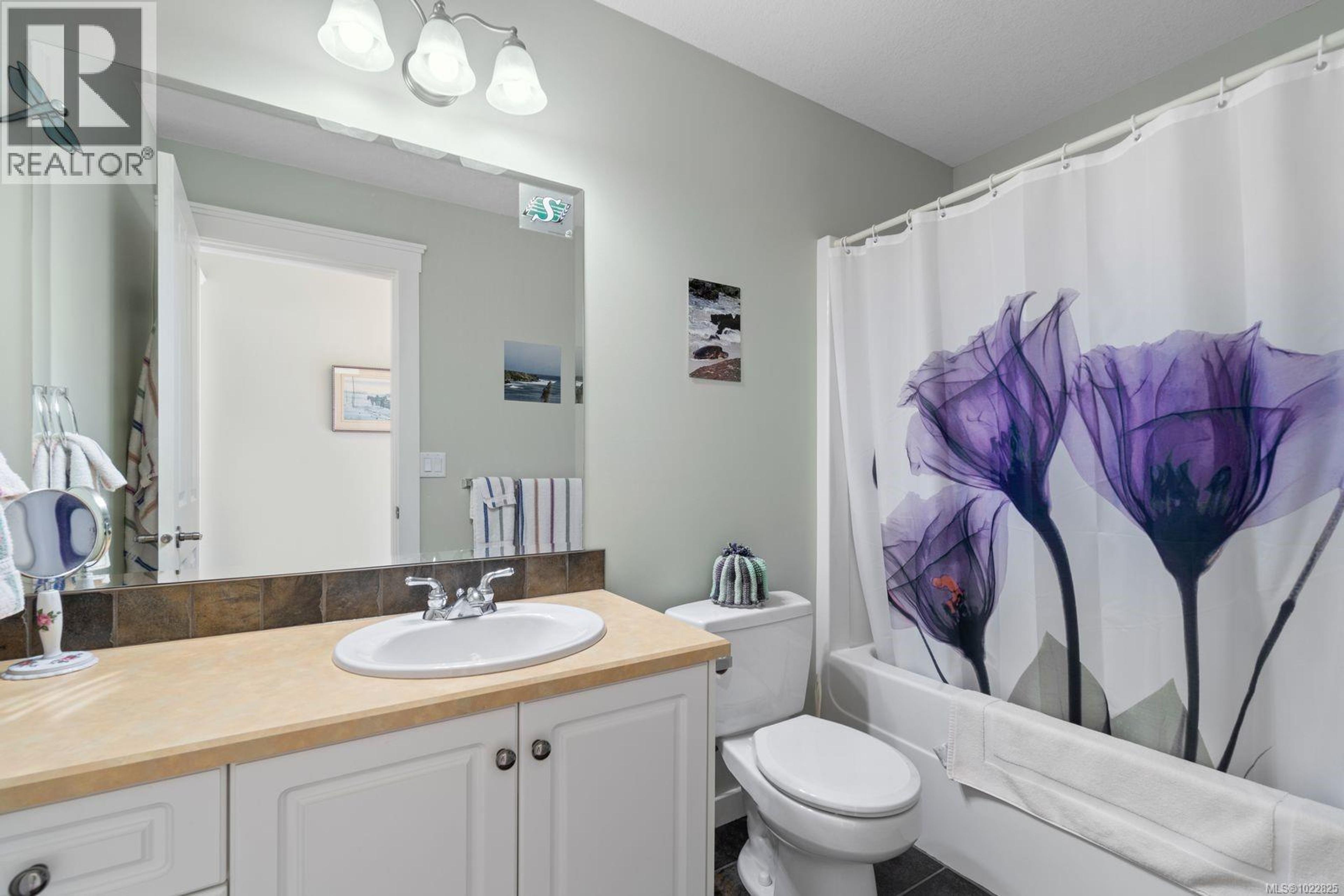 #15 500 RUSSELL RD - 16