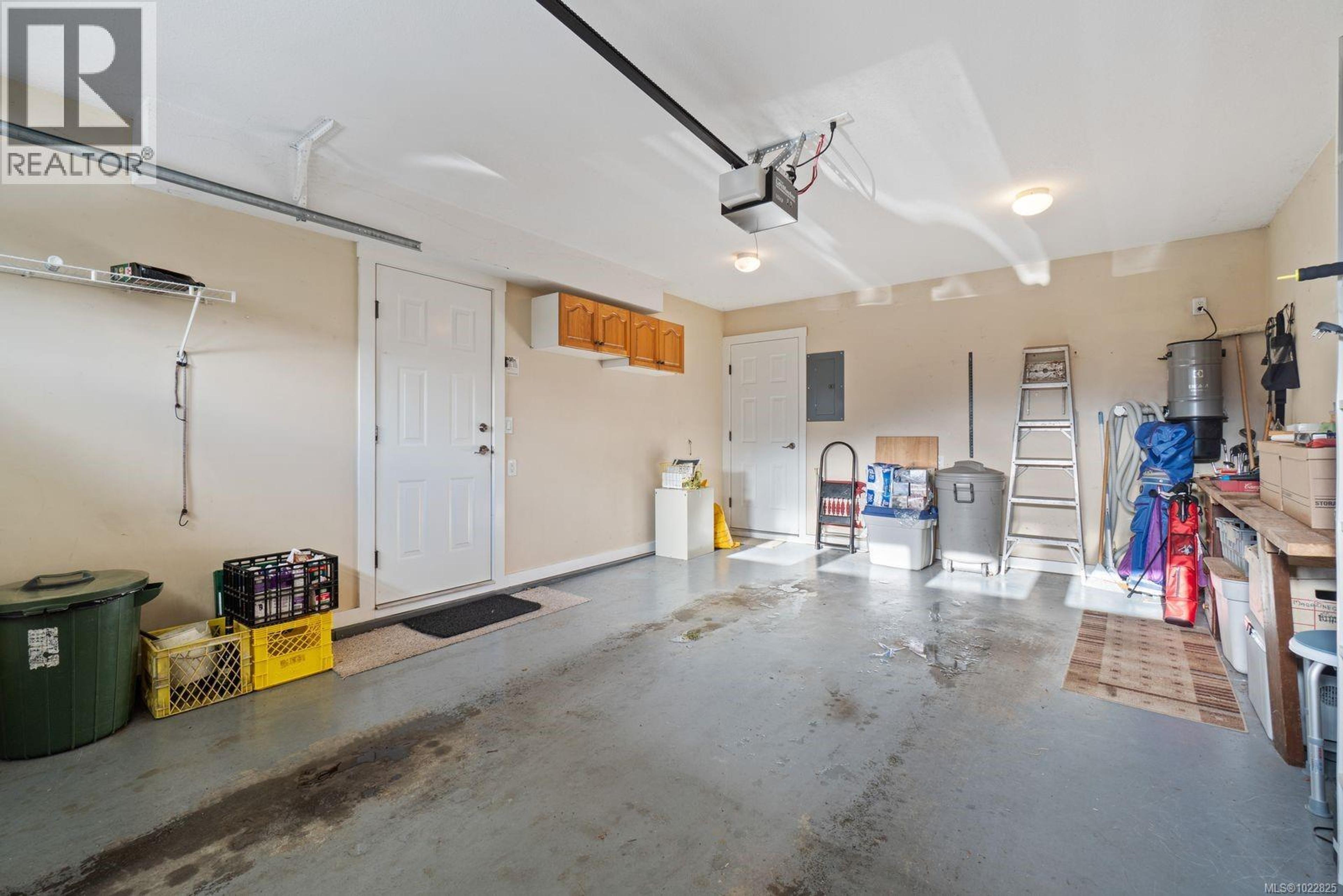 #15 500 RUSSELL RD - 18