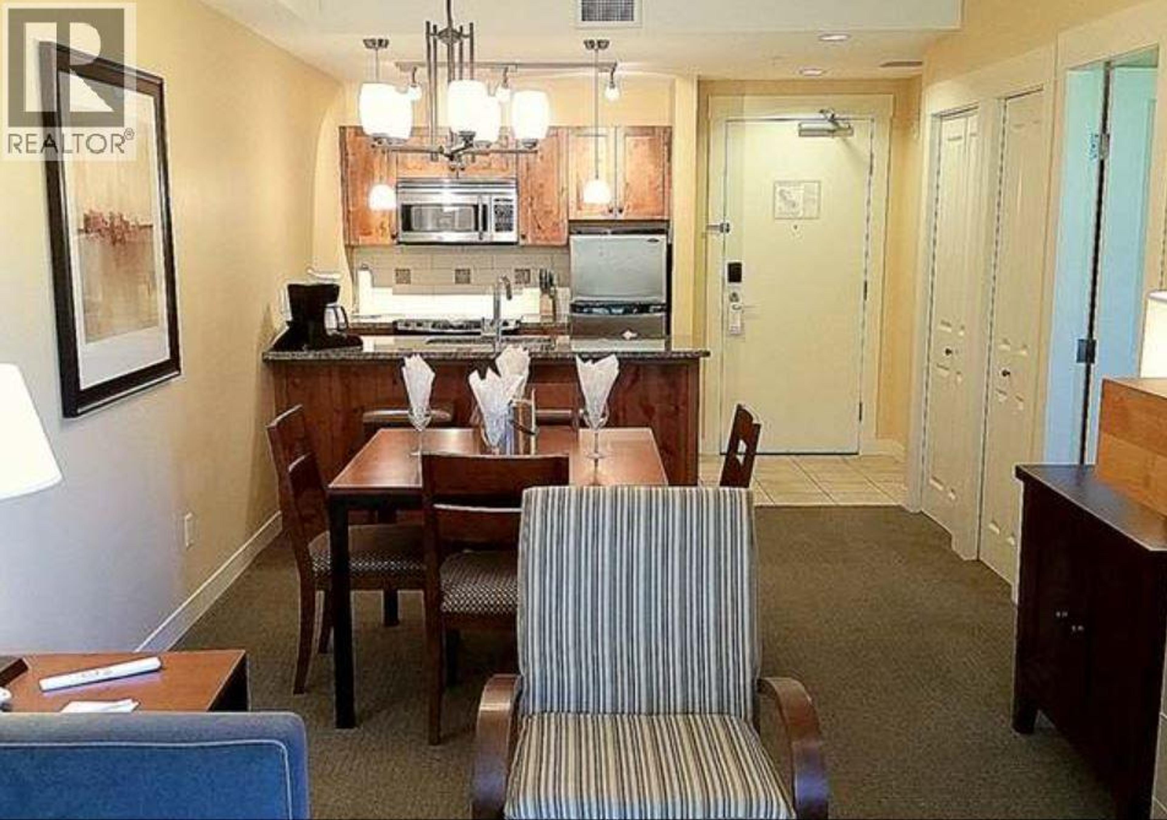 #204 4200 LAKESHORE DRIVE - 4