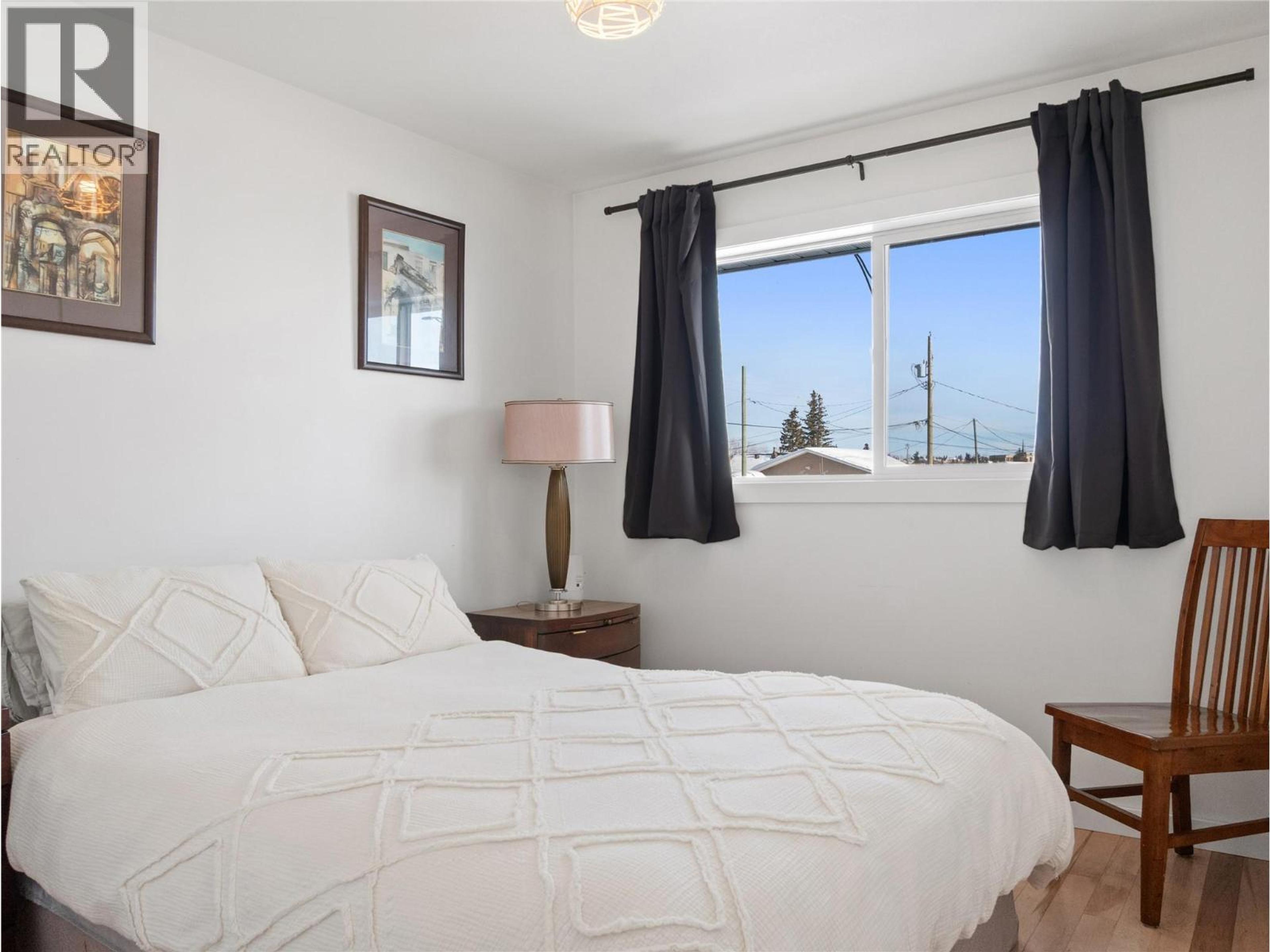 1500 105 AVENUE - 22