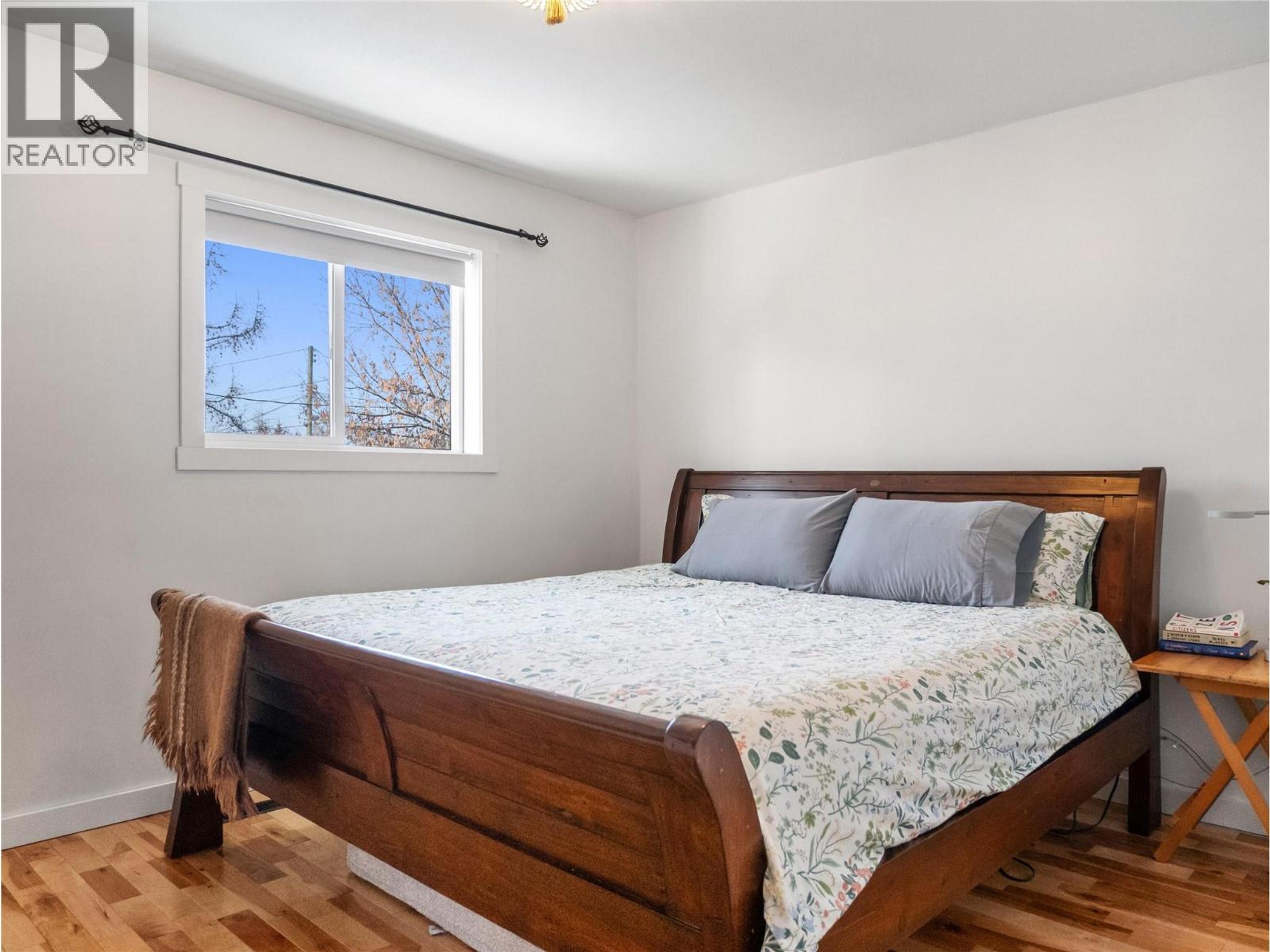 1500 105 AVENUE - 18