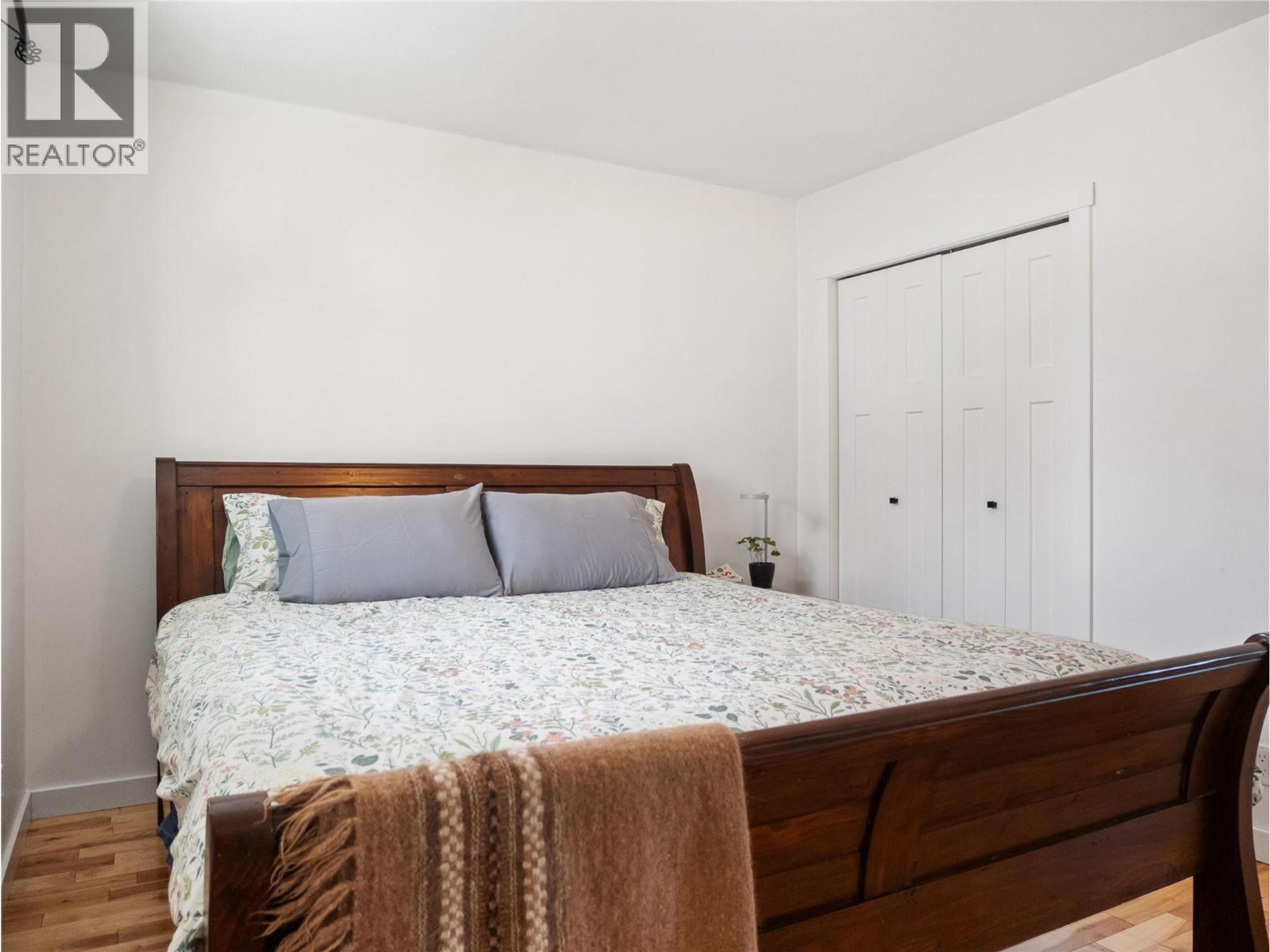 1500 105 AVENUE - 19