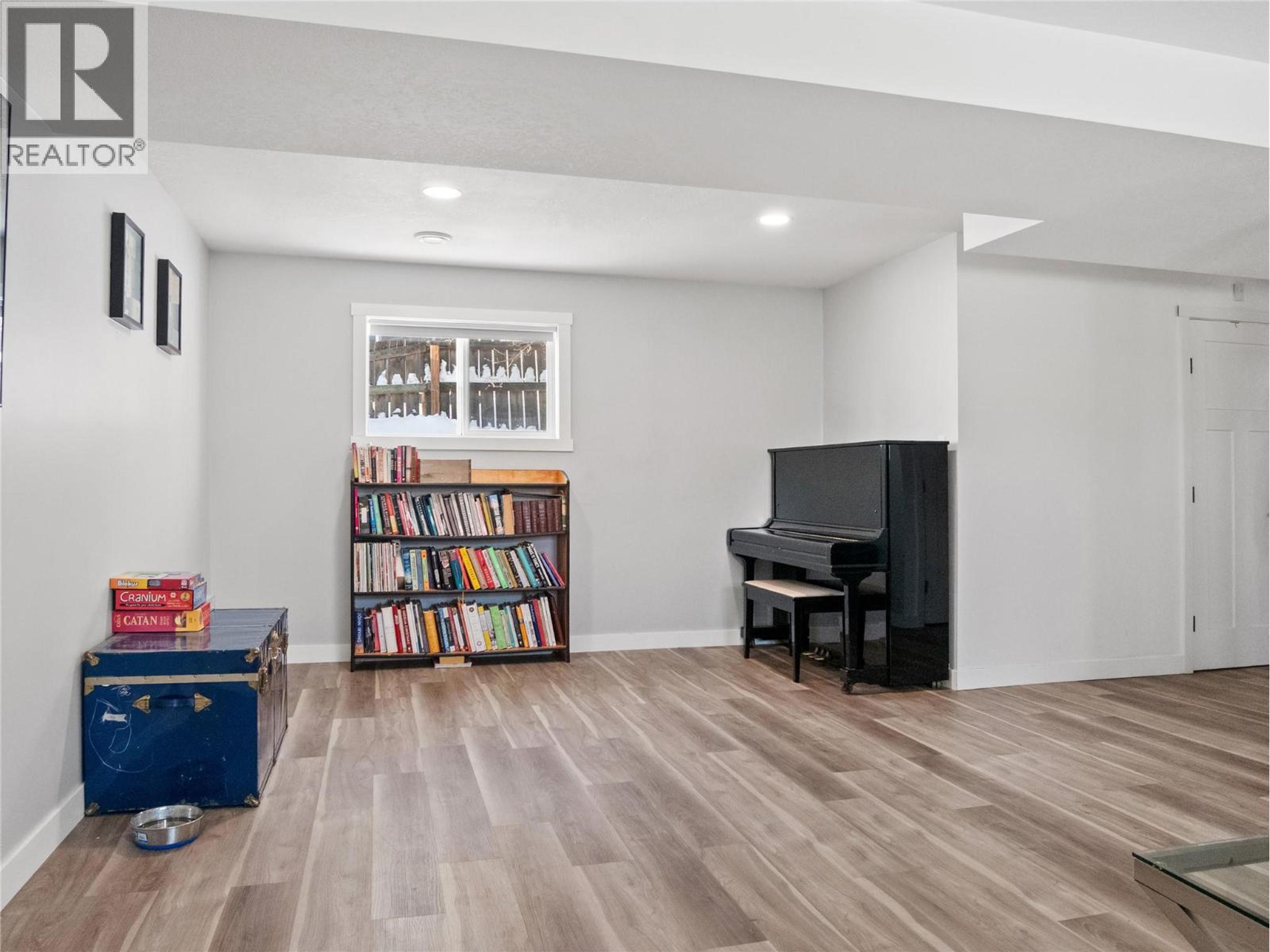 1500 105 AVENUE - 30