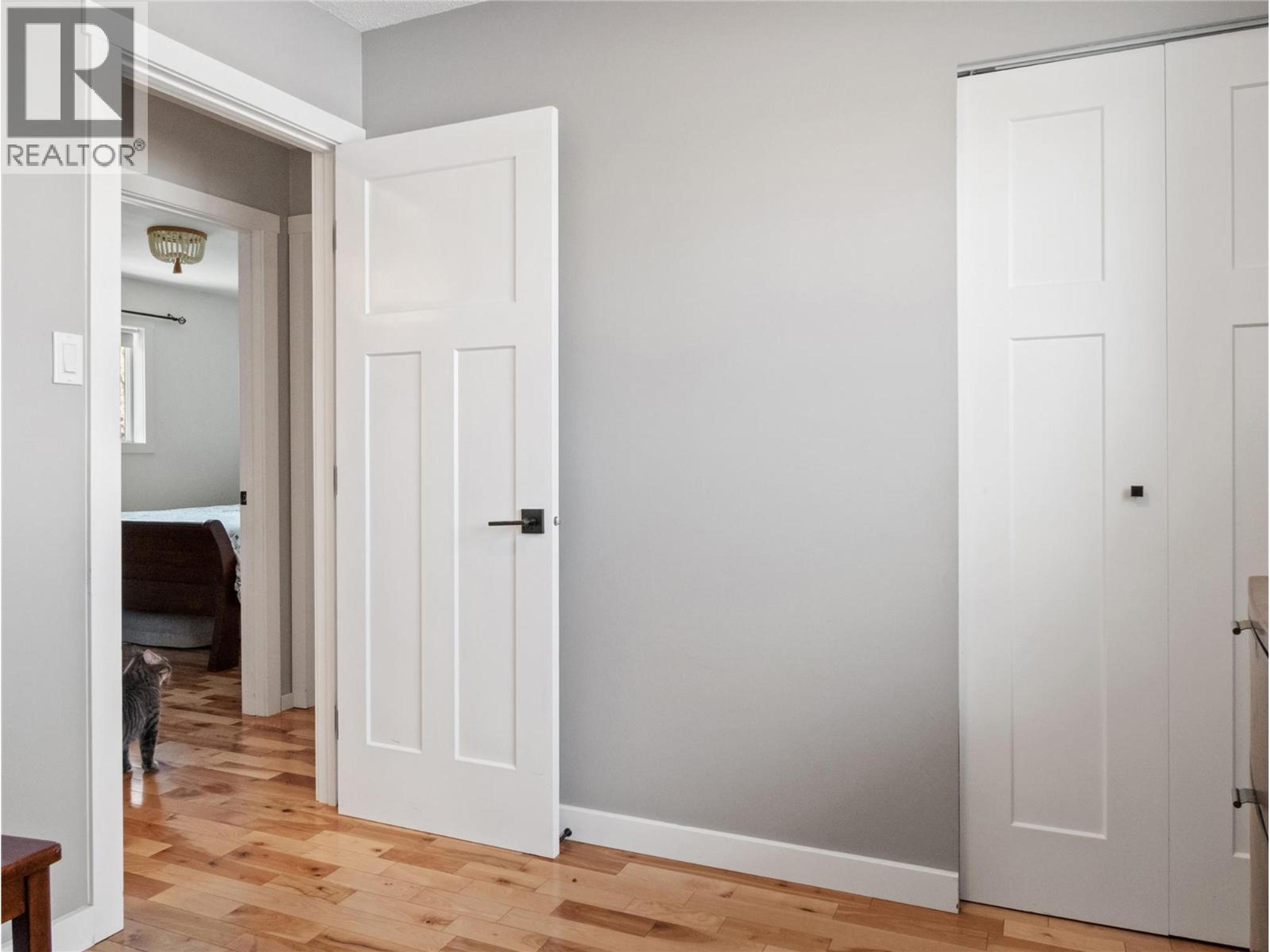 1500 105 AVENUE - 21