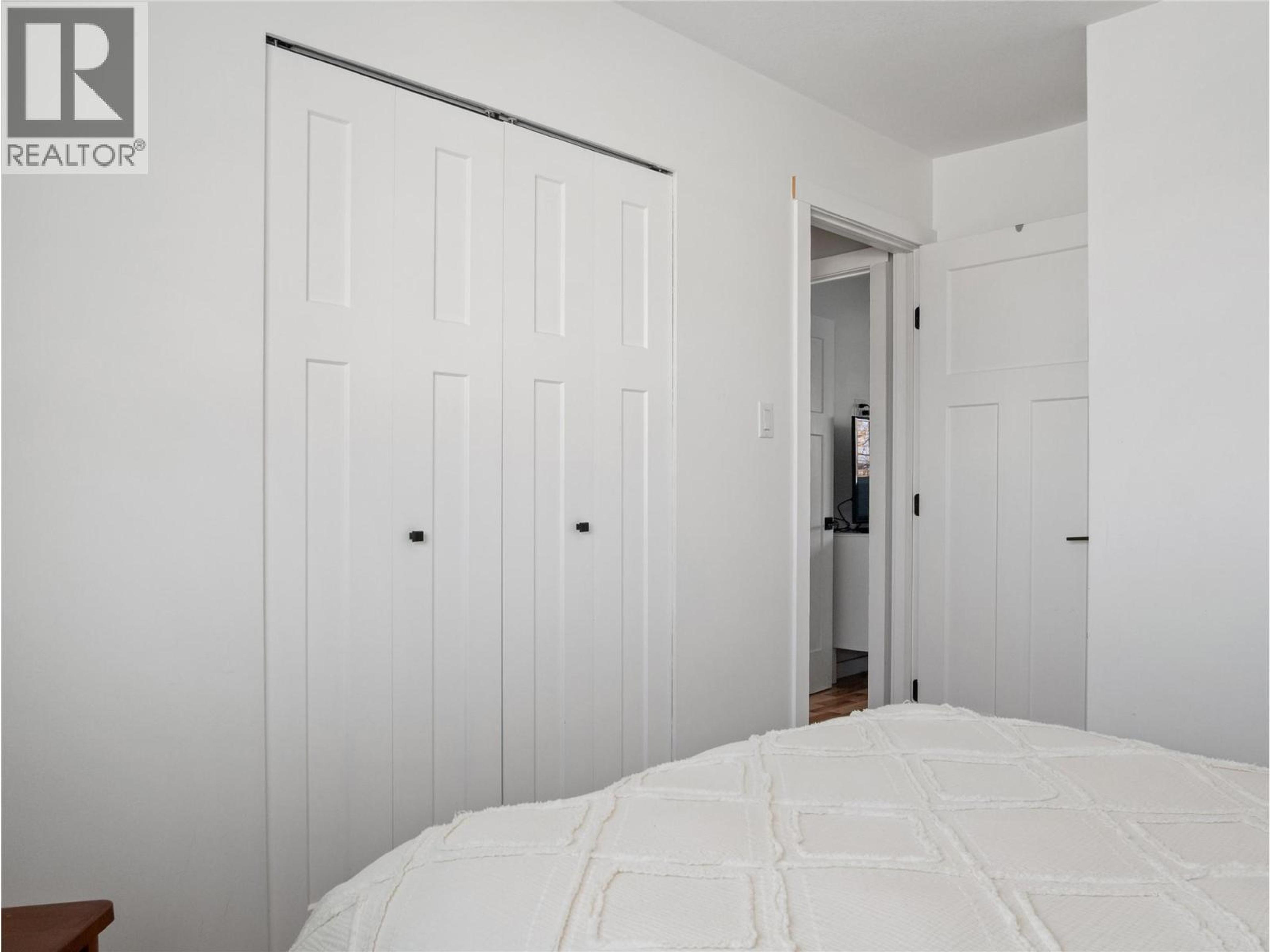 1500 105 AVENUE - 23