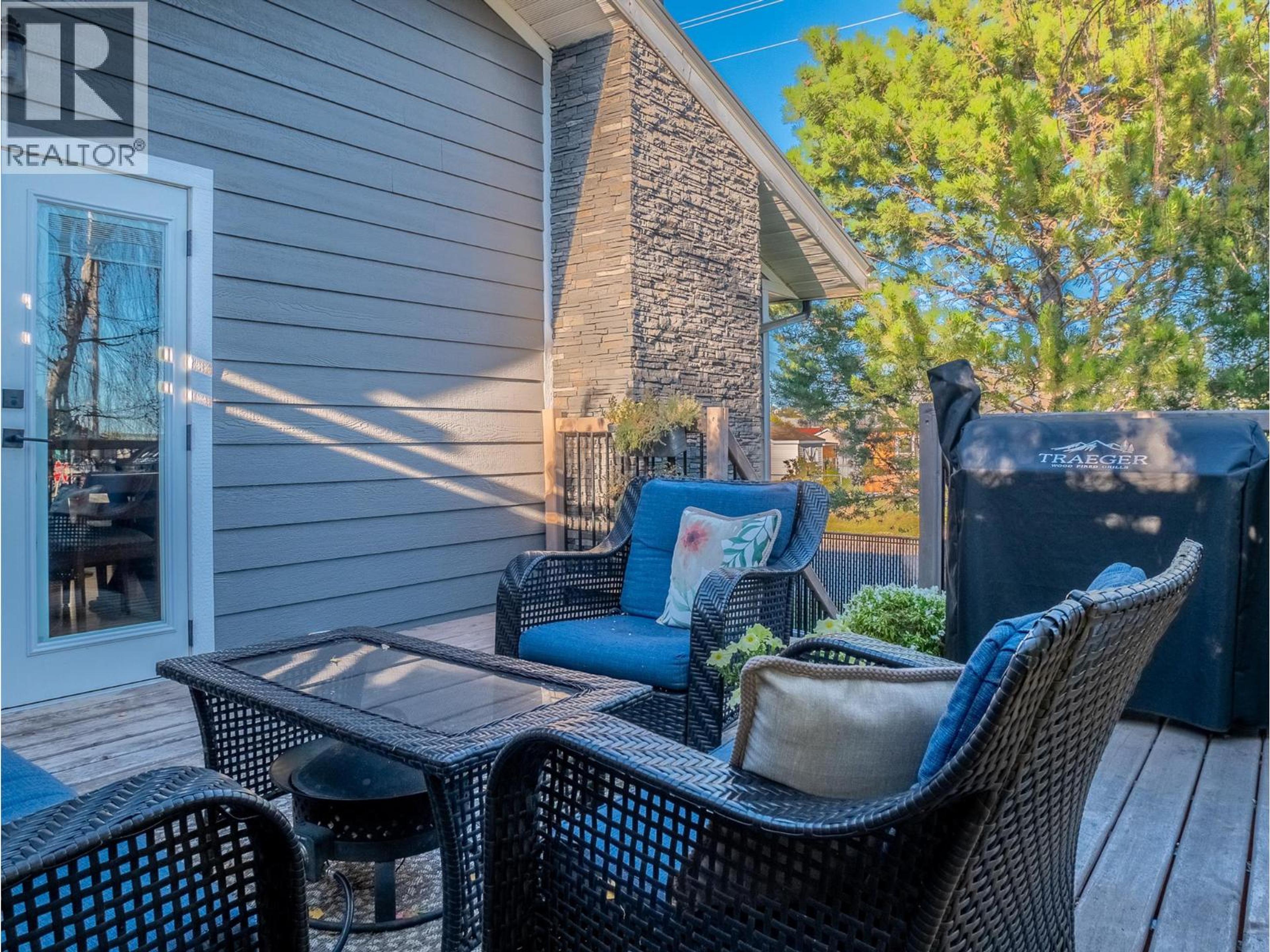 1500 105 AVENUE - 41