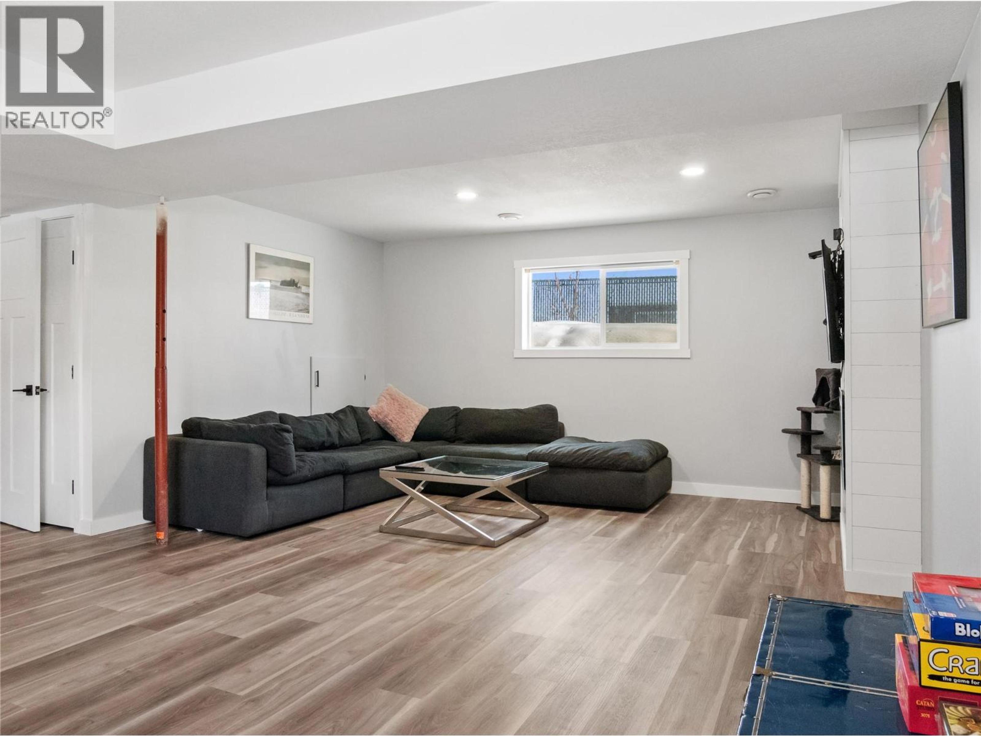 1500 105 AVENUE - 27