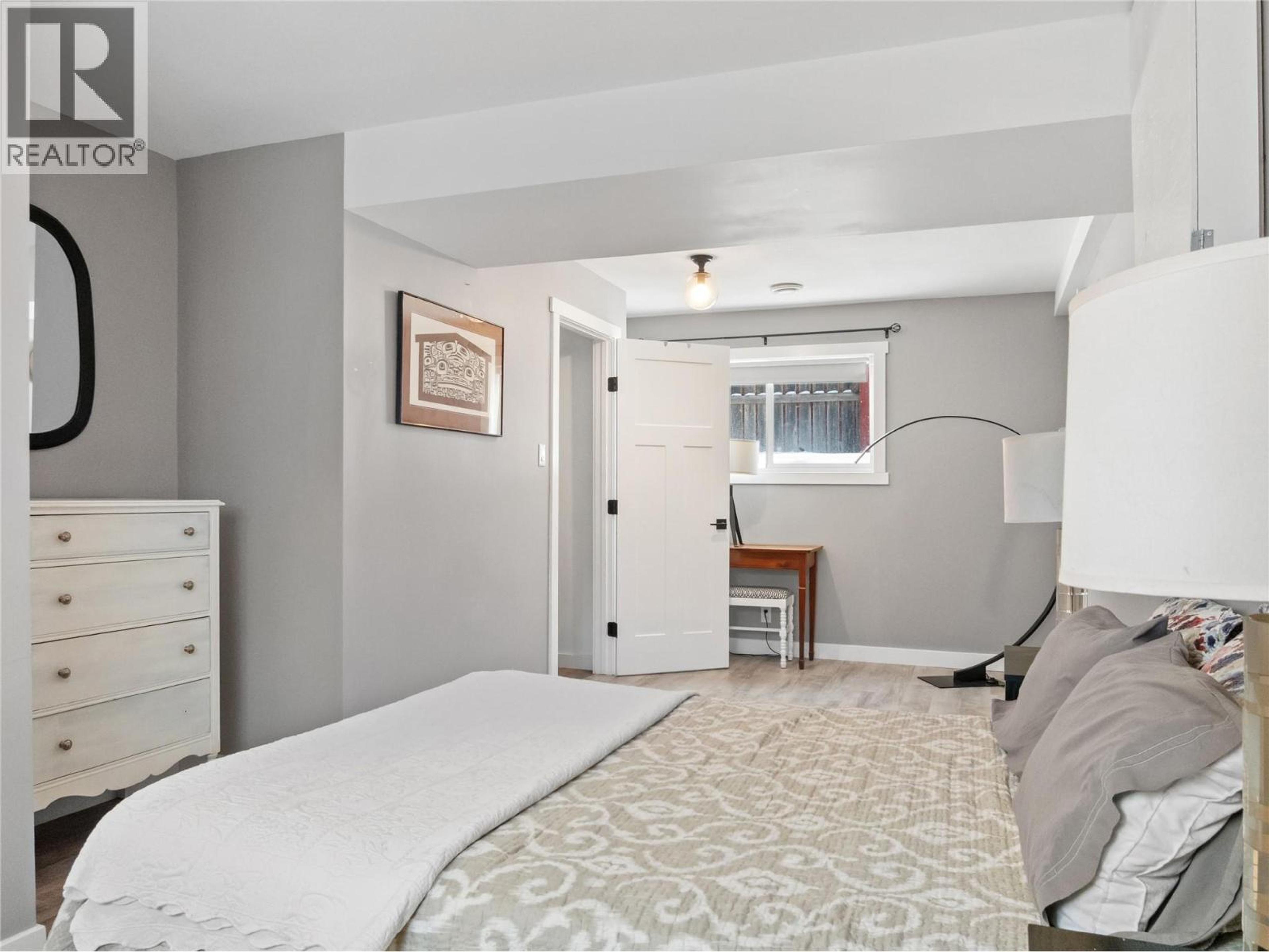 1500 105 AVENUE - 25