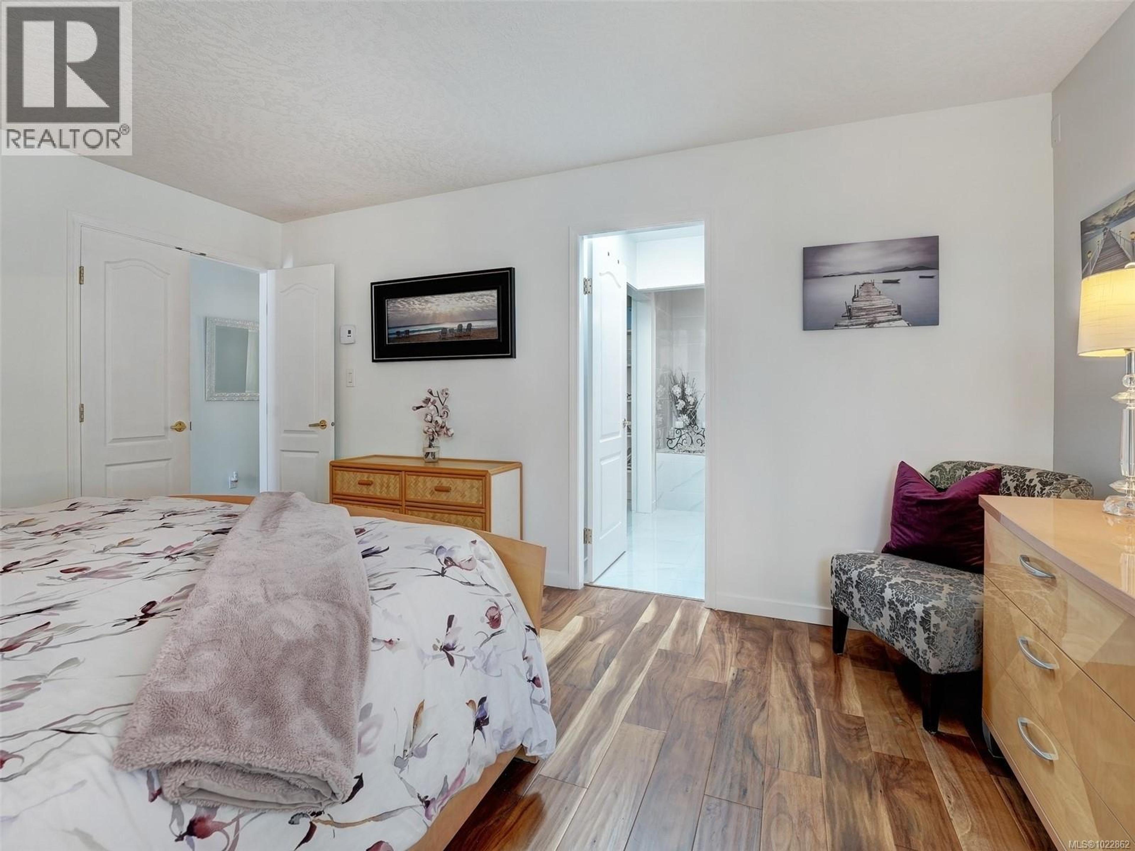 3718 ARBUTUS DR N - 10