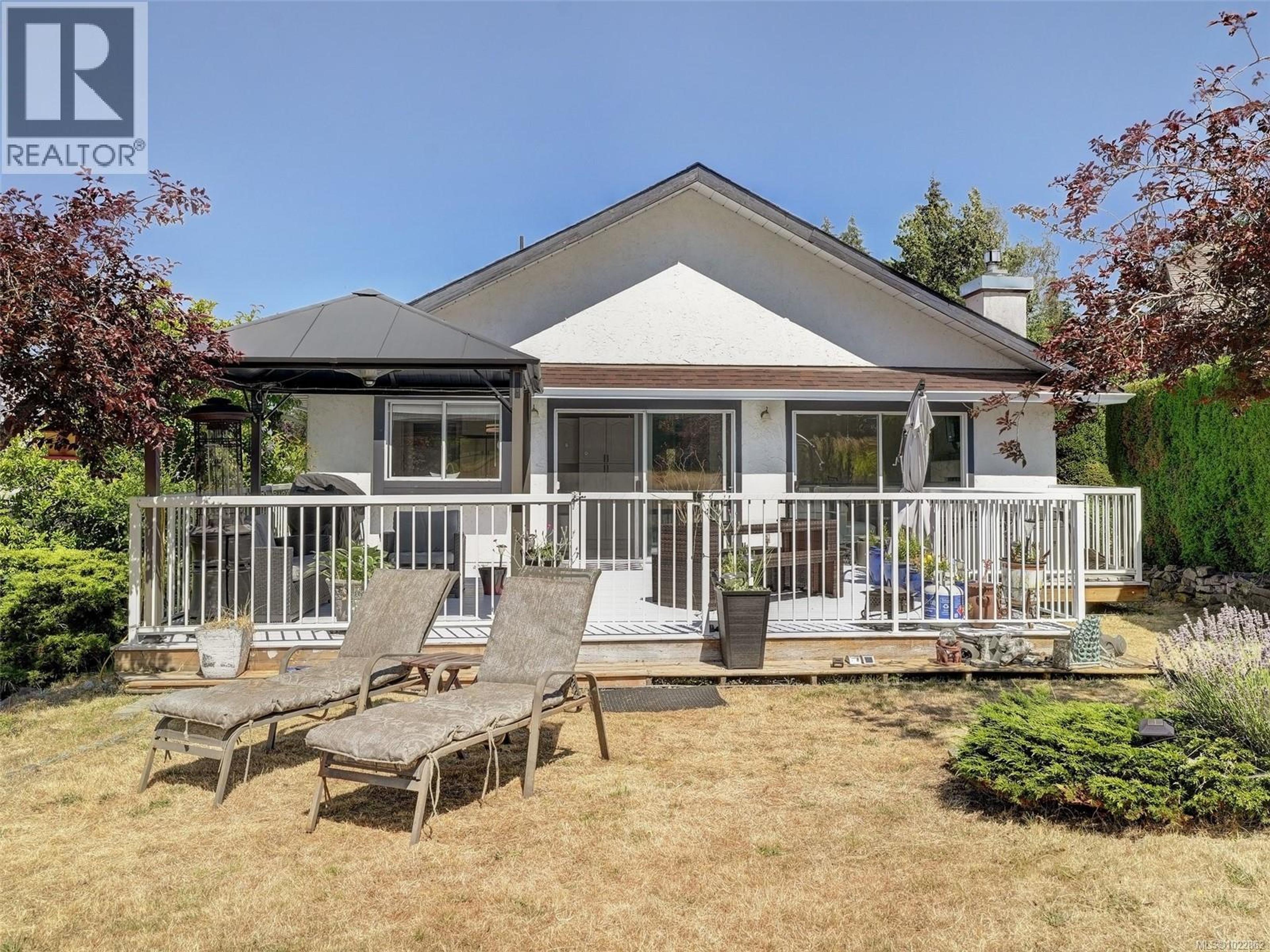 3718 ARBUTUS DR N - 22